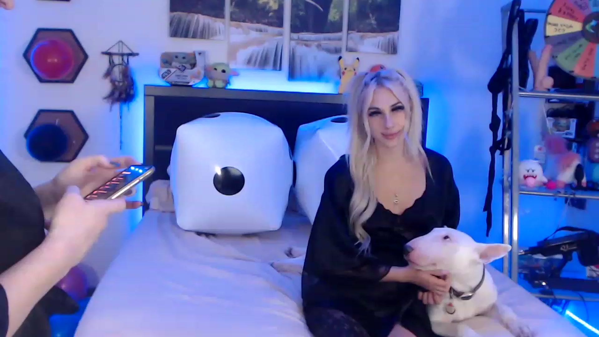 Gallery image thumbnail from BostonBeckyy's myfreecams stream on, 12/19/2022, 24:53 image 6 of 20