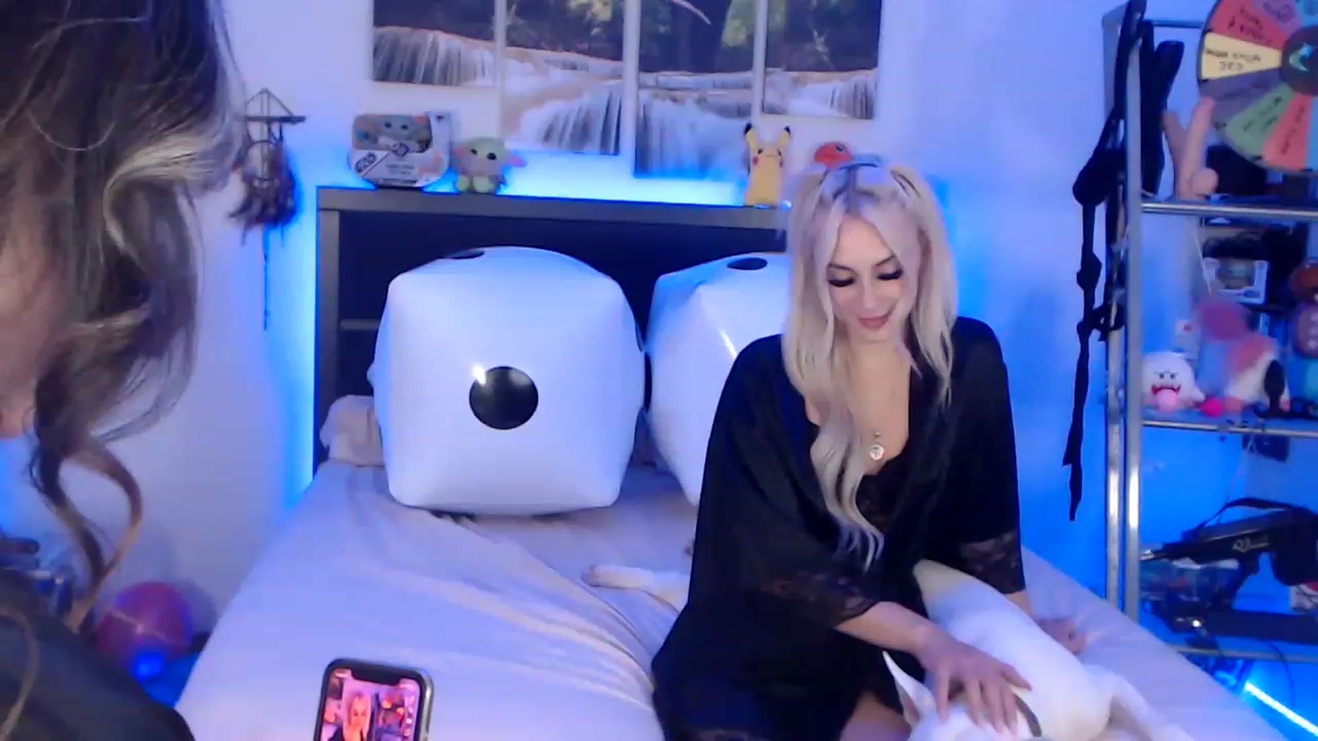 Gallery image thumbnail from BostonBeckyy's myfreecams stream on, 12/19/2022, 24:53 image 12 of 20