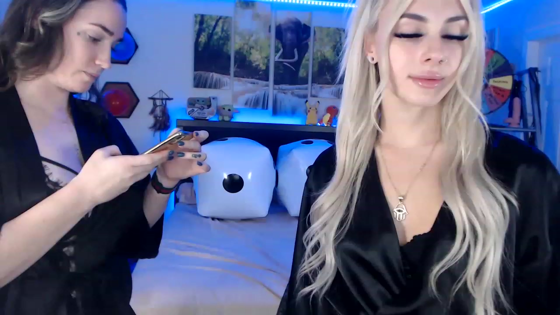 Gallery image thumbnail from BostonBeckyy's myfreecams stream on, 12/19/2022, 24:53 image 20 of 20