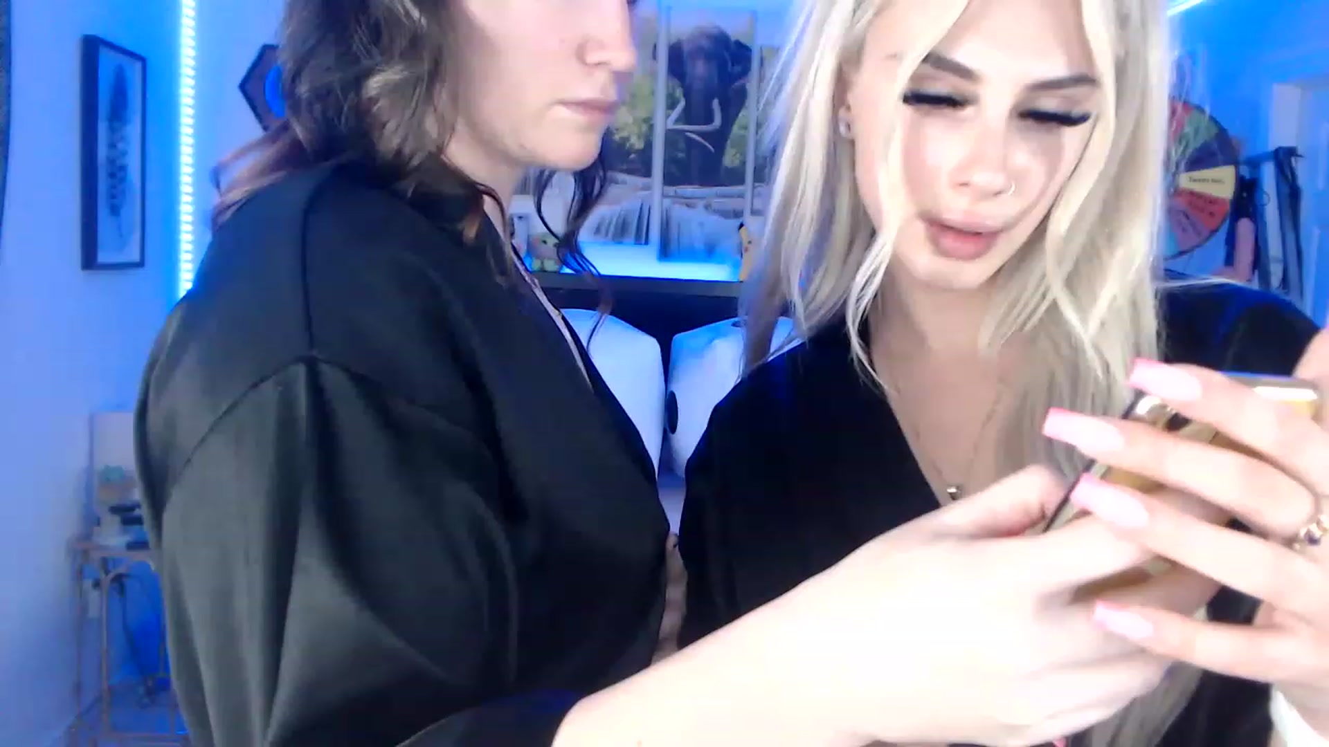 Gallery image thumbnail from BostonBeckyy's myfreecams stream on, 12/19/2022, 04:46 image 2 of 20