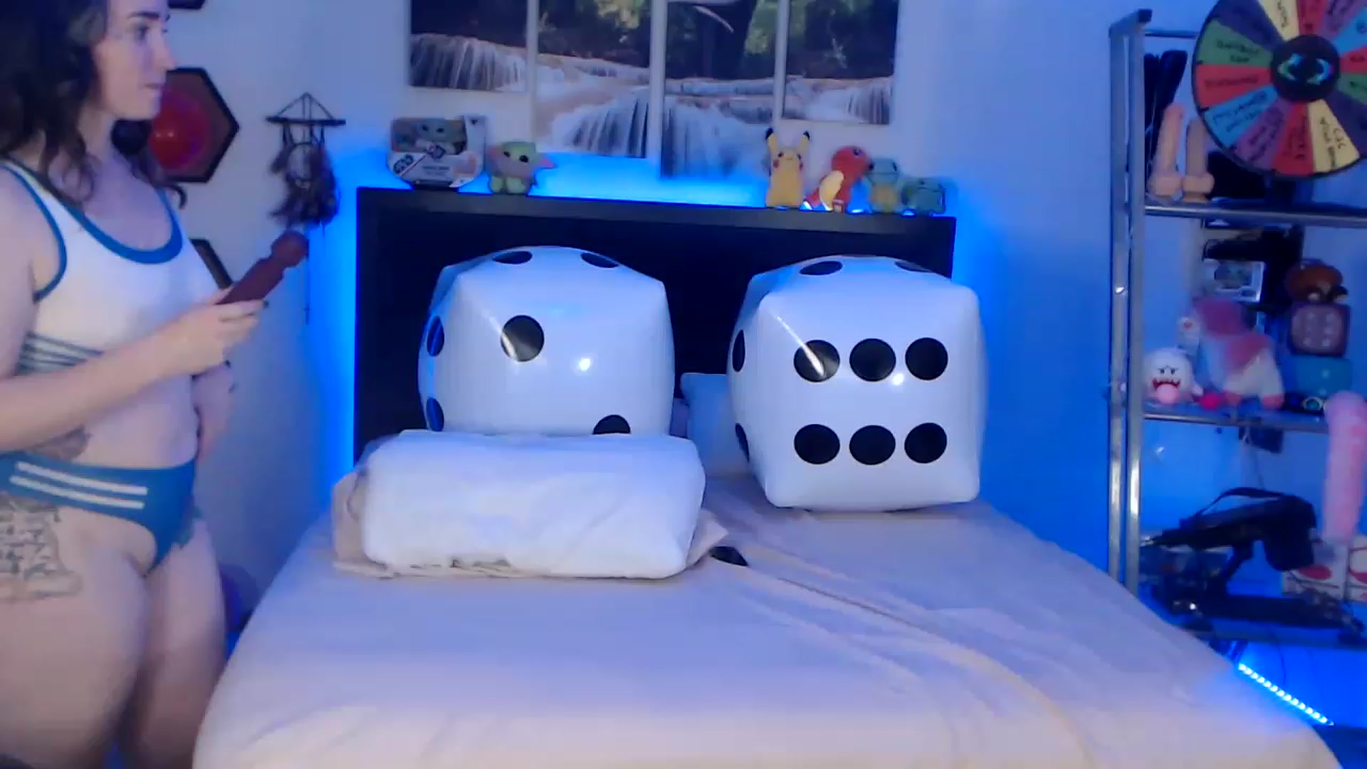 Gallery image thumbnail from BostonBeckyy's myfreecams stream on, 12/19/2022, 04:46 image 17 of 20