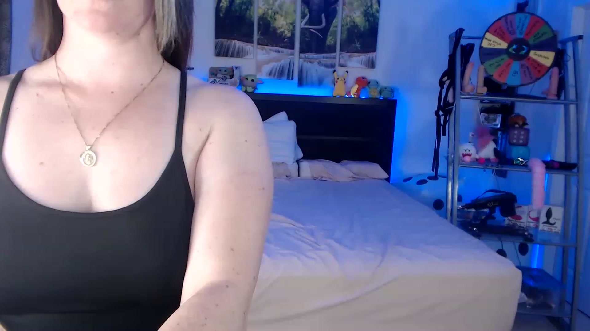 Gallery image thumbnail from BostonBeckyy's myfreecams stream on, 12/21/2022, 21:50 image 5 of 20