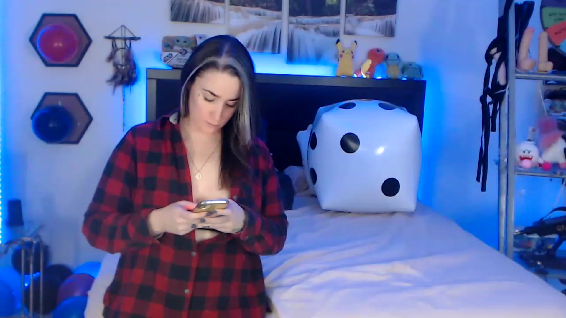 Gallery image thumbnail from BostonBeckyy's myfreecams stream on, 12/22/2022, 03:58 image 9 of 20