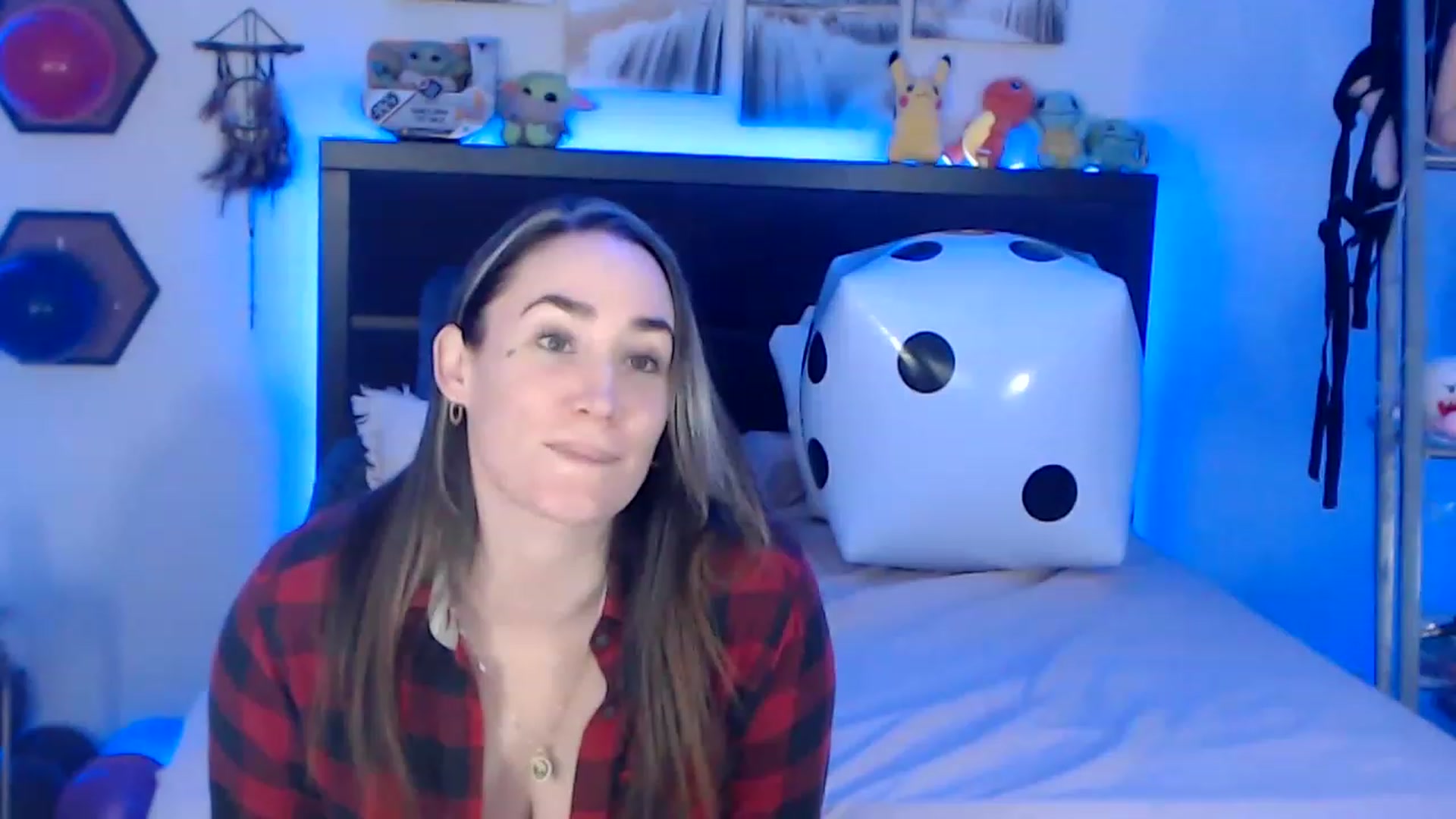 Gallery image thumbnail from BostonBeckyy's myfreecams stream on, 12/22/2022, 03:58 image 5 of 20
