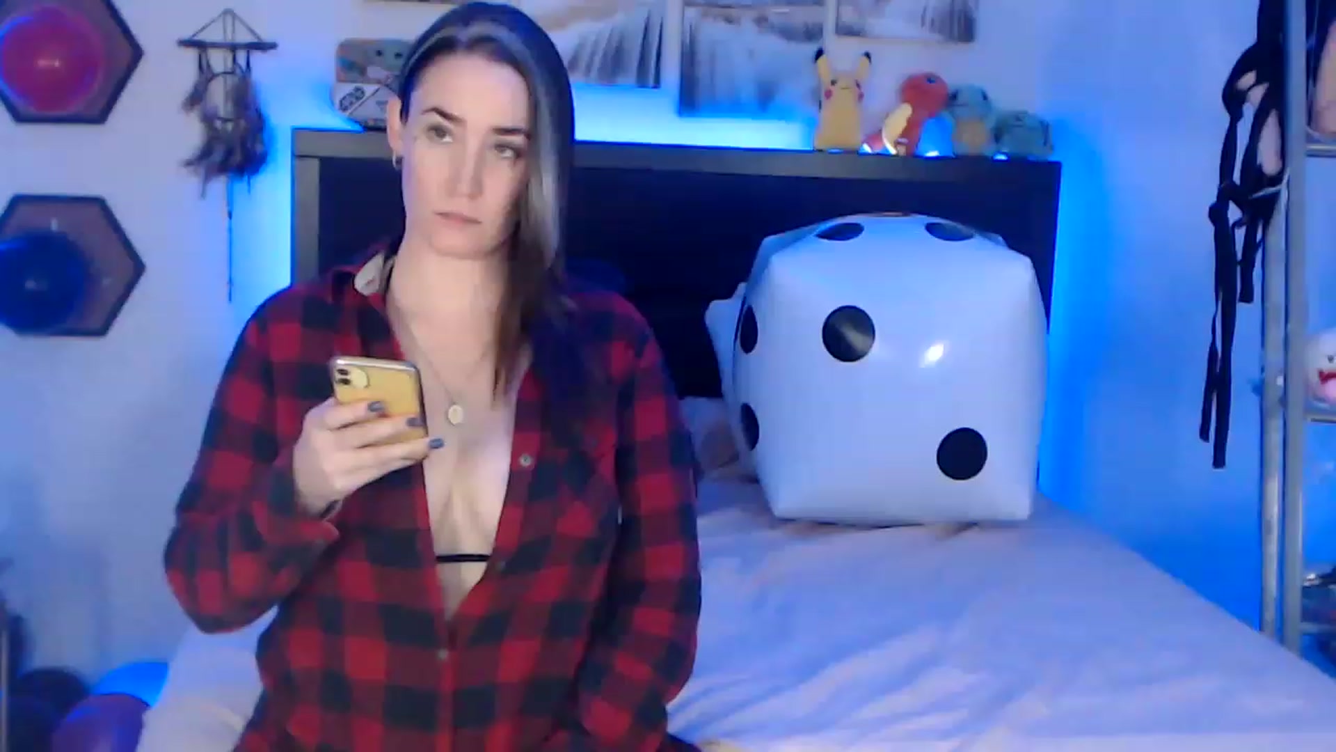 Gallery image thumbnail from BostonBeckyy's myfreecams stream on, 12/22/2022, 03:58 image 4 of 20