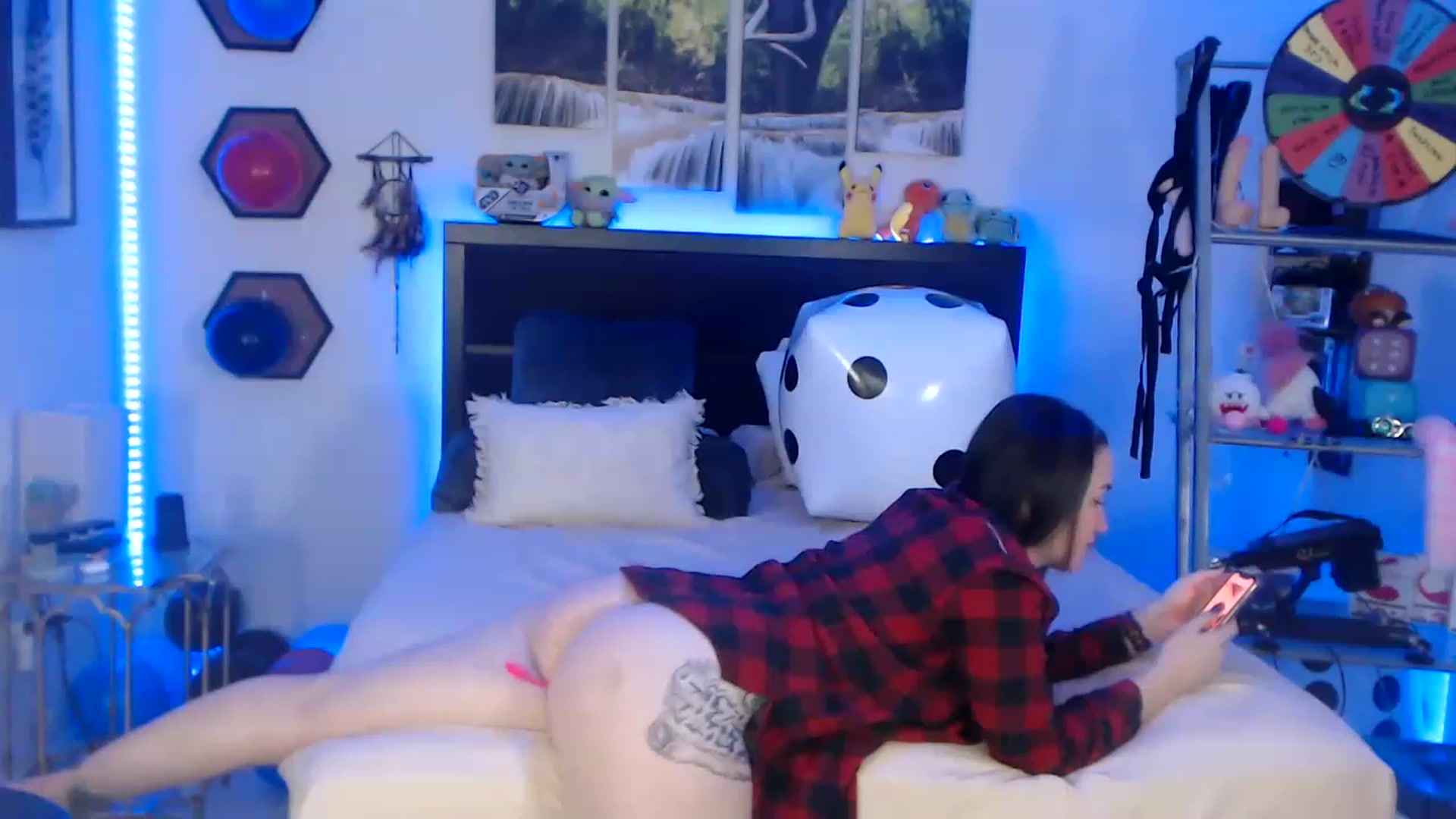 Gallery image thumbnail from BostonBeckyy's myfreecams stream on, 12/22/2022, 03:58 image 8 of 20