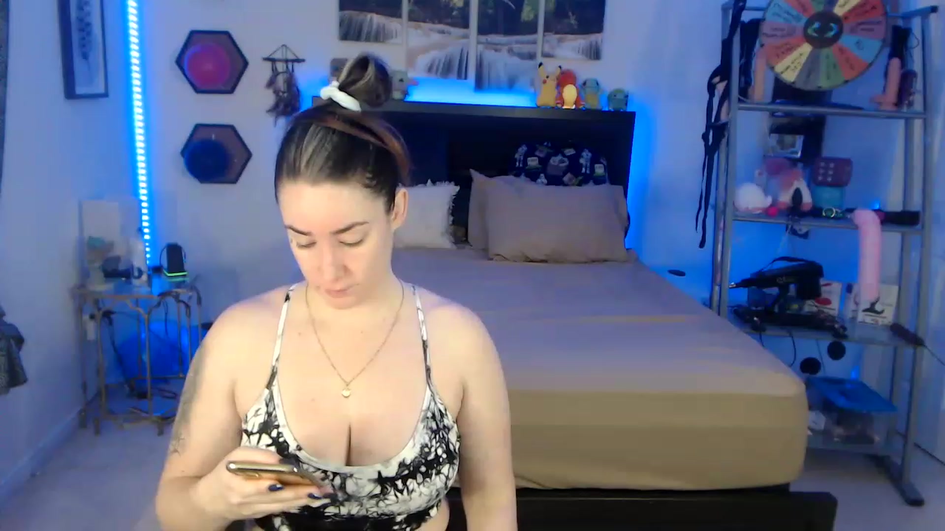 Gallery image thumbnail from BostonBeckyy's myfreecams stream on, 01/09/2023, 19:07 image 2 of 20