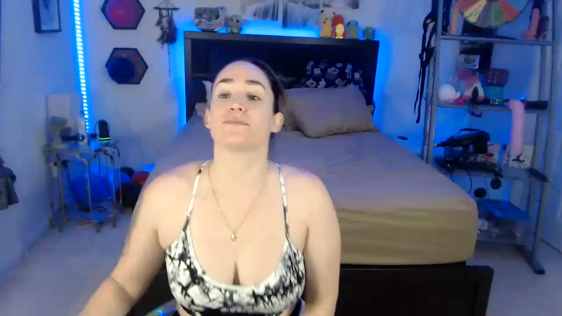 Gallery image thumbnail from BostonBeckyy's myfreecams stream on, 01/09/2023, 20:01 image 9 of 20