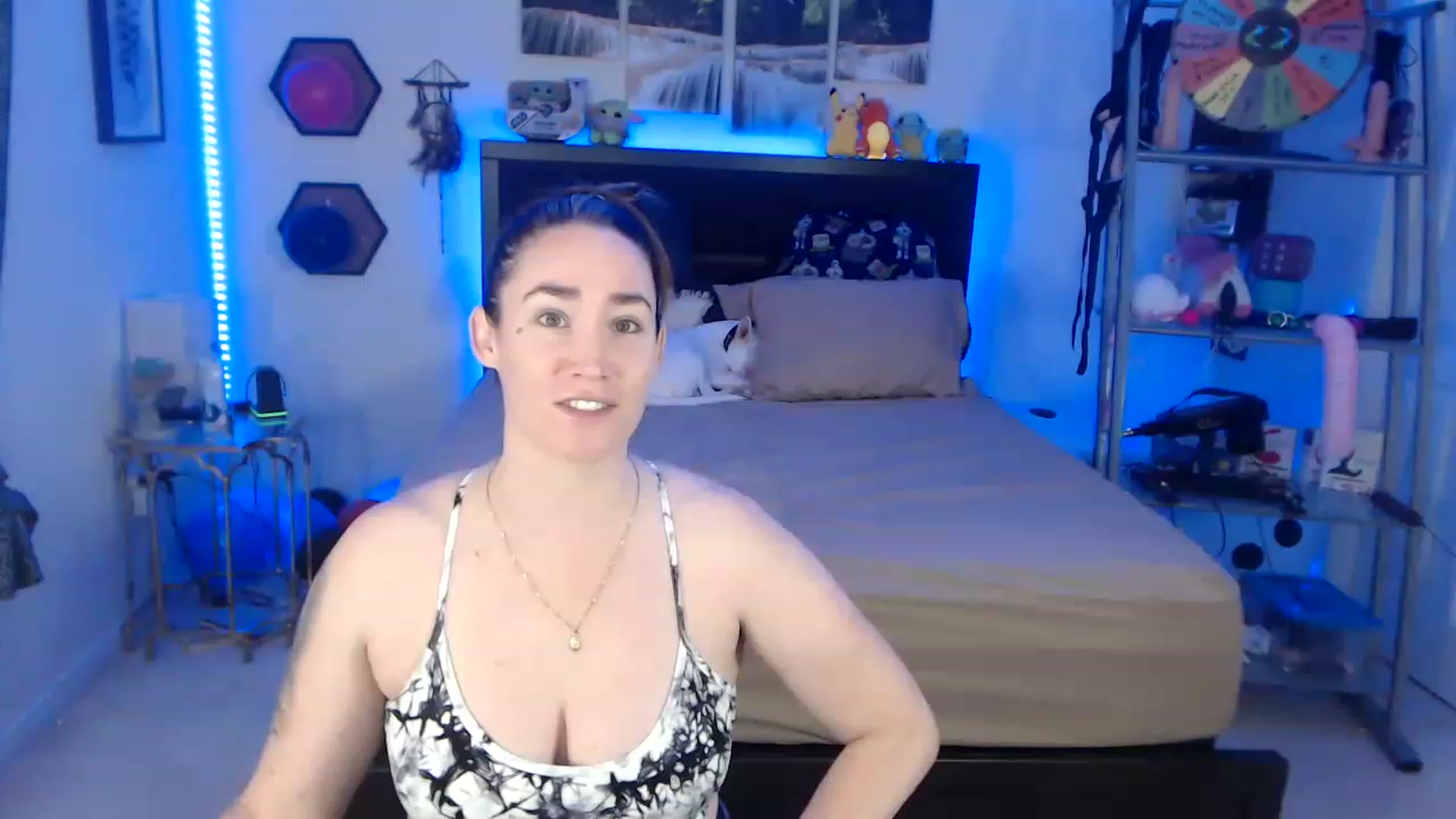 Gallery image thumbnail from BostonBeckyy's myfreecams stream on, 01/09/2023, 20:01 image 1 of 20
