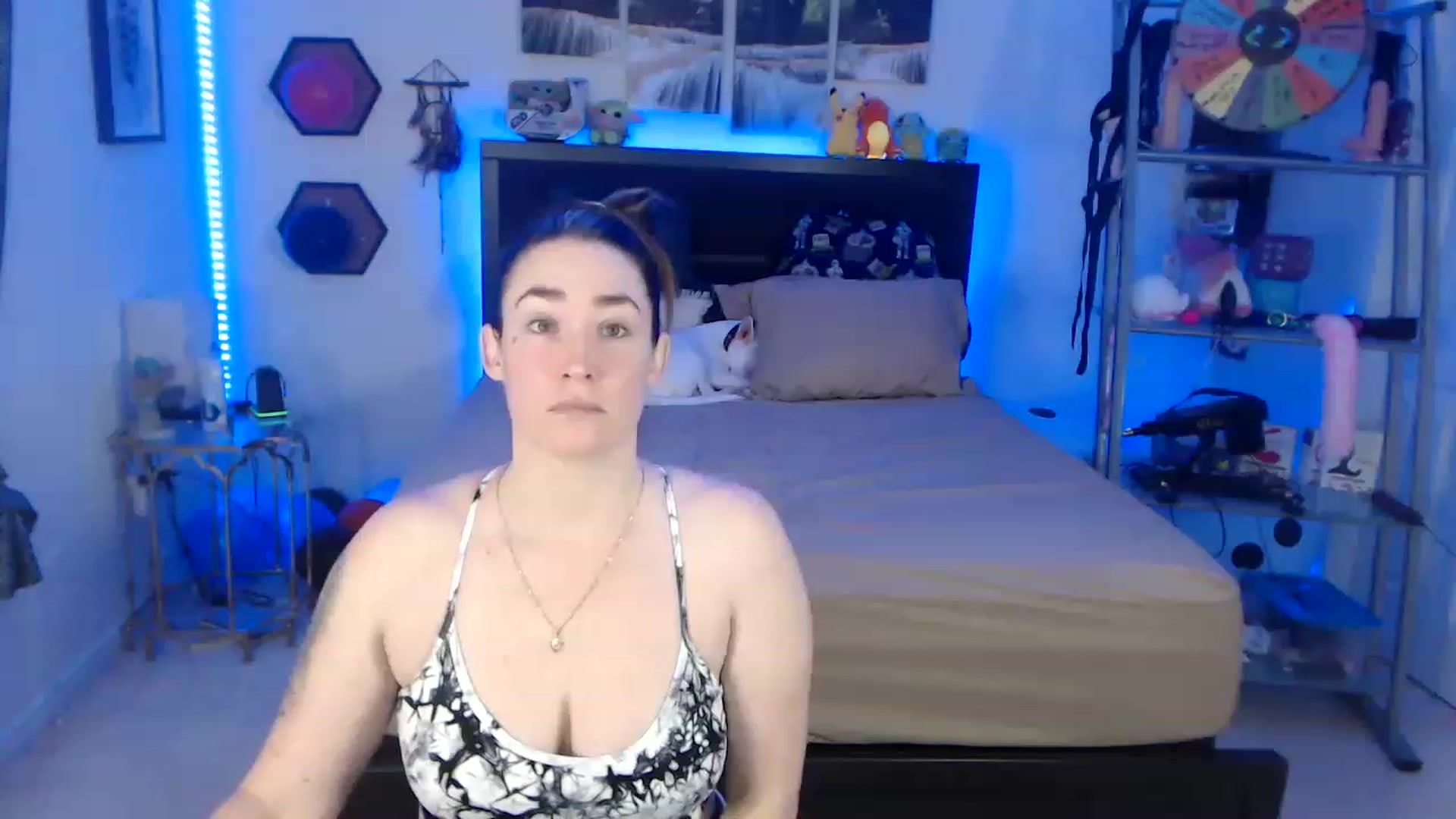 Gallery image thumbnail from BostonBeckyy's myfreecams stream on, 01/09/2023, 20:01 image 3 of 20