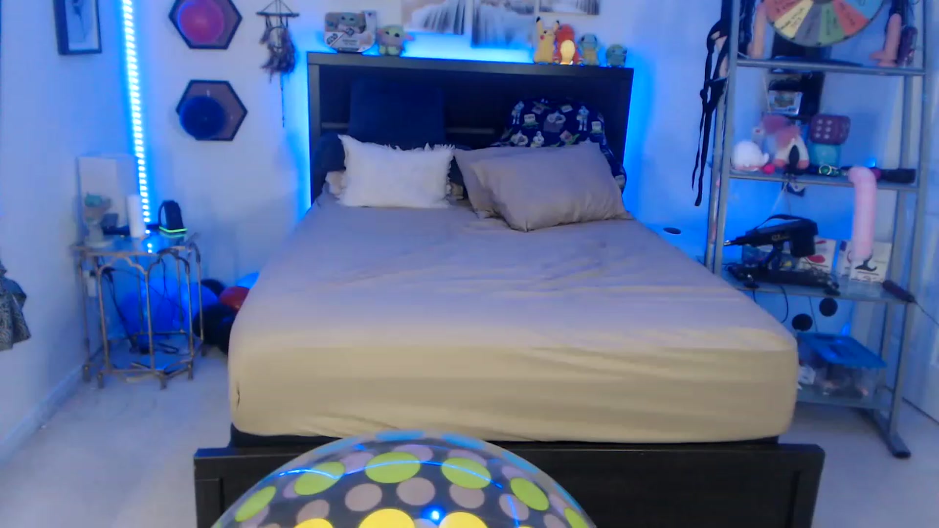 Gallery image thumbnail from BostonBeckyy's myfreecams stream on, 01/09/2023, 20:01 image 11 of 20