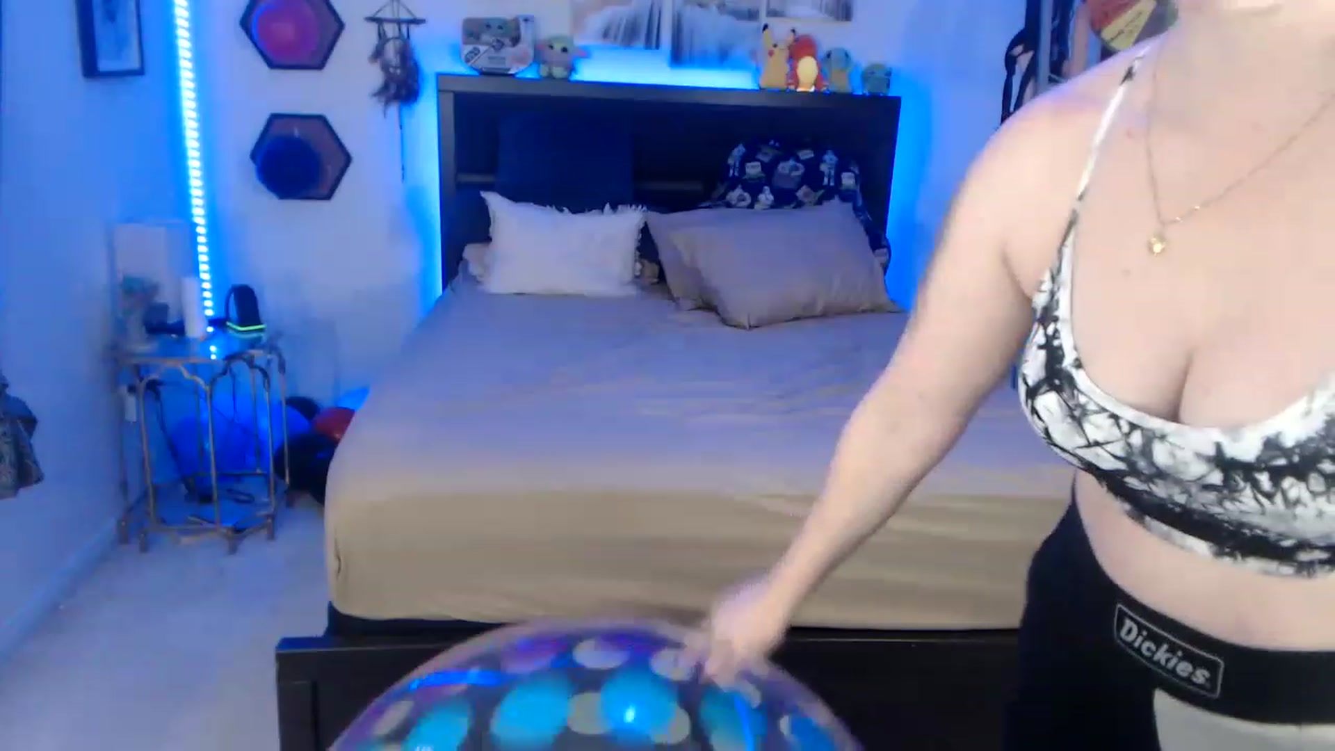 Gallery image thumbnail from BostonBeckyy's myfreecams stream on, 01/09/2023, 20:01 image 15 of 20