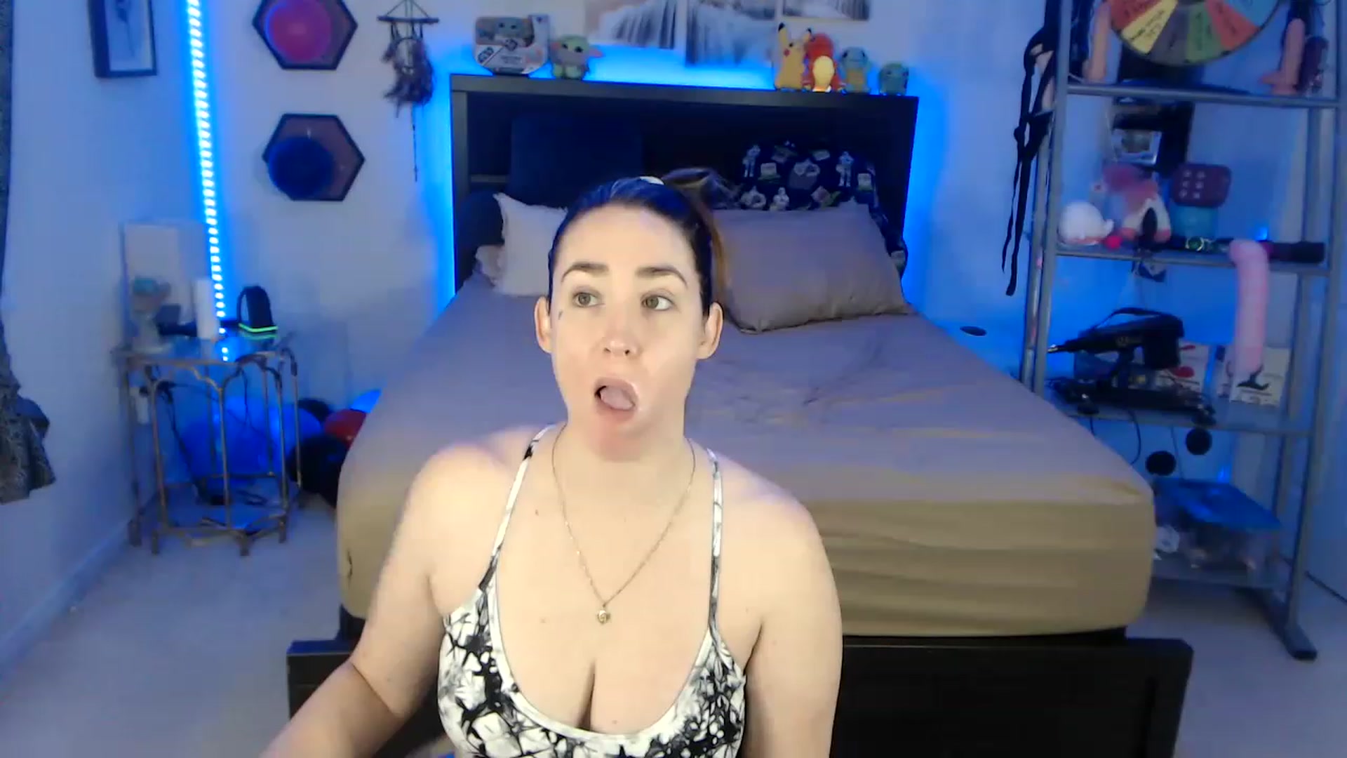 Gallery image thumbnail from BostonBeckyy's myfreecams stream on, 01/09/2023, 20:12 image 11 of 20