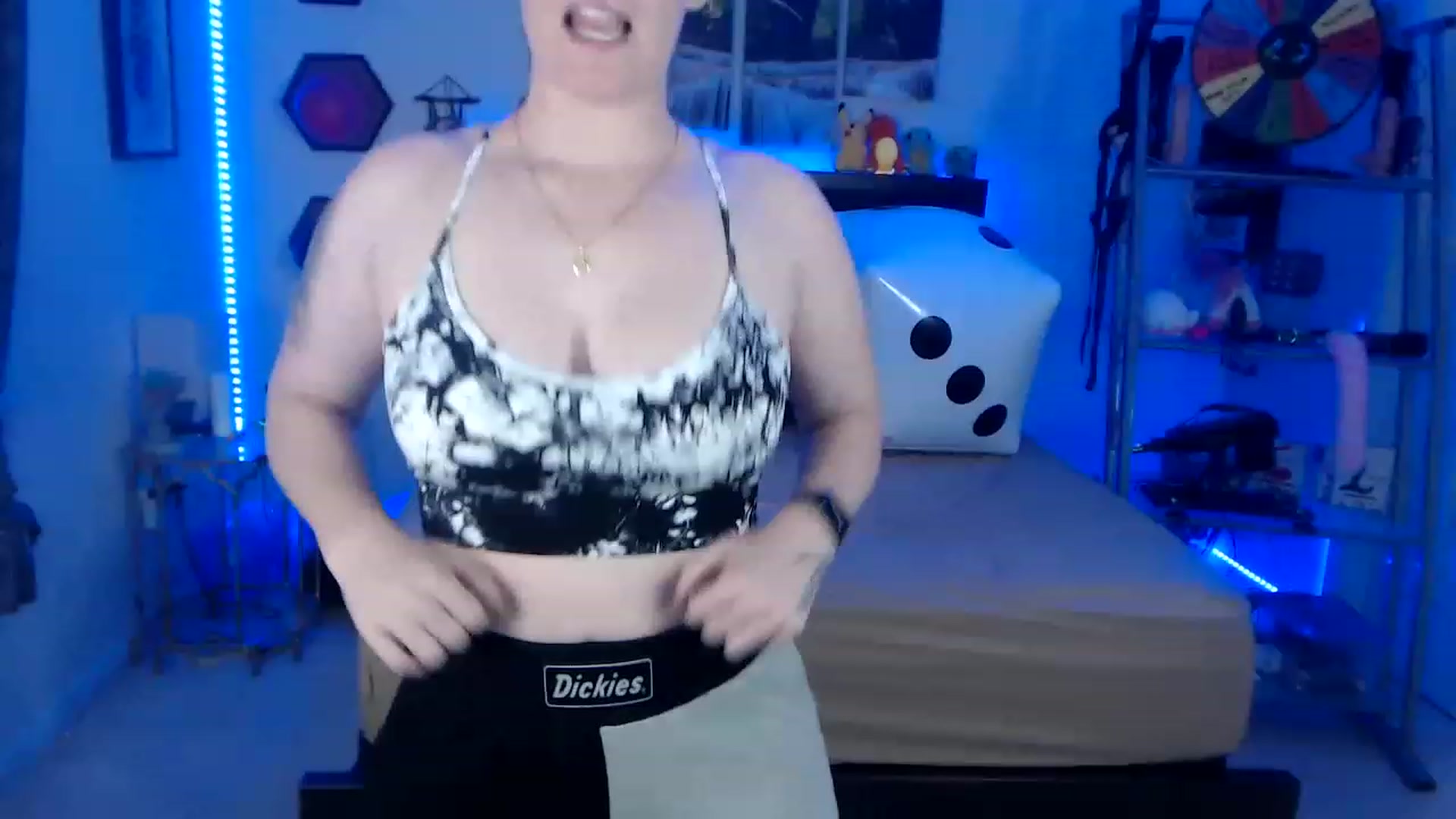 Gallery image thumbnail from BostonBeckyy's myfreecams stream on, 01/09/2023, 22:27 image 6 of 20