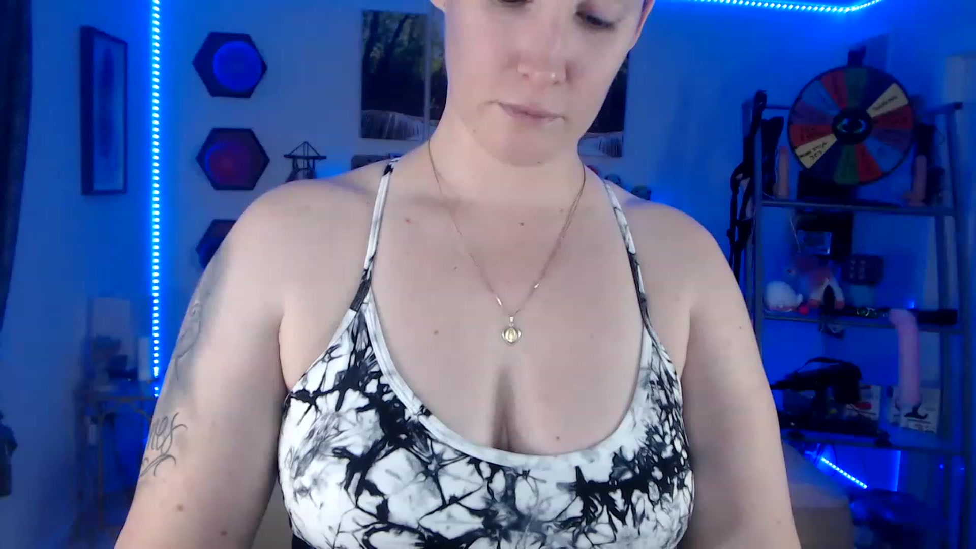 Gallery image thumbnail from BostonBeckyy's myfreecams stream on, 01/09/2023, 22:27 image 20 of 20