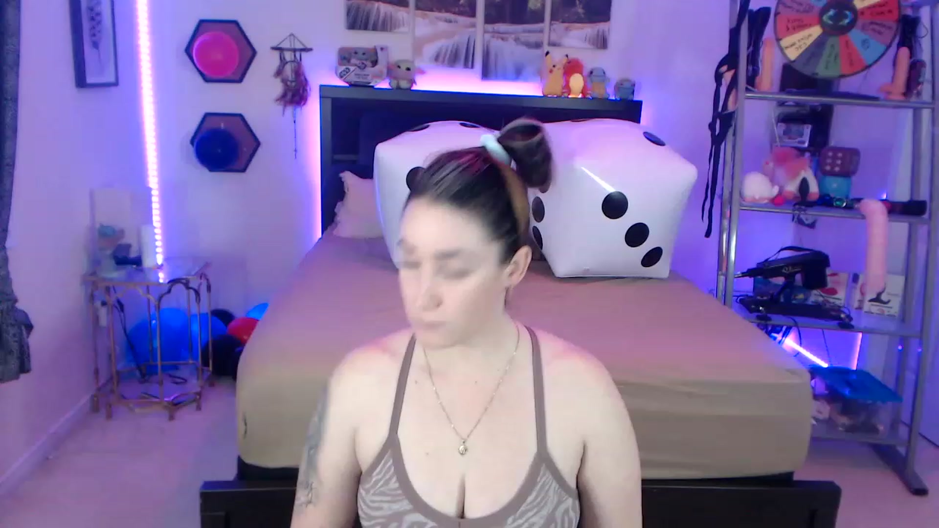 Gallery image thumbnail from BostonBeckyy's myfreecams stream on, 01/10/2023, 02:21 image 11 of 20