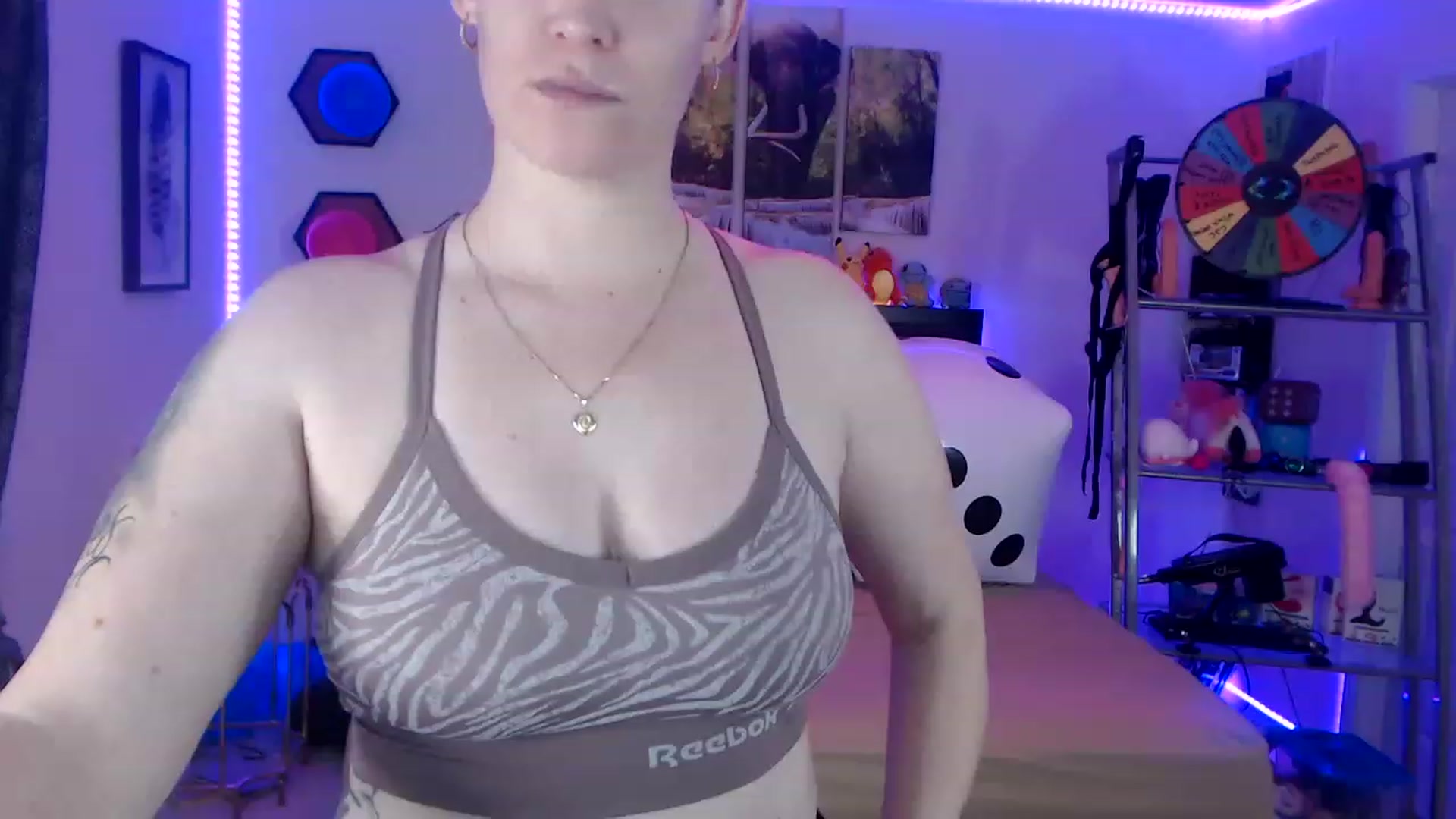 Gallery image thumbnail from BostonBeckyy's myfreecams stream on, 01/10/2023, 02:21 image 7 of 20