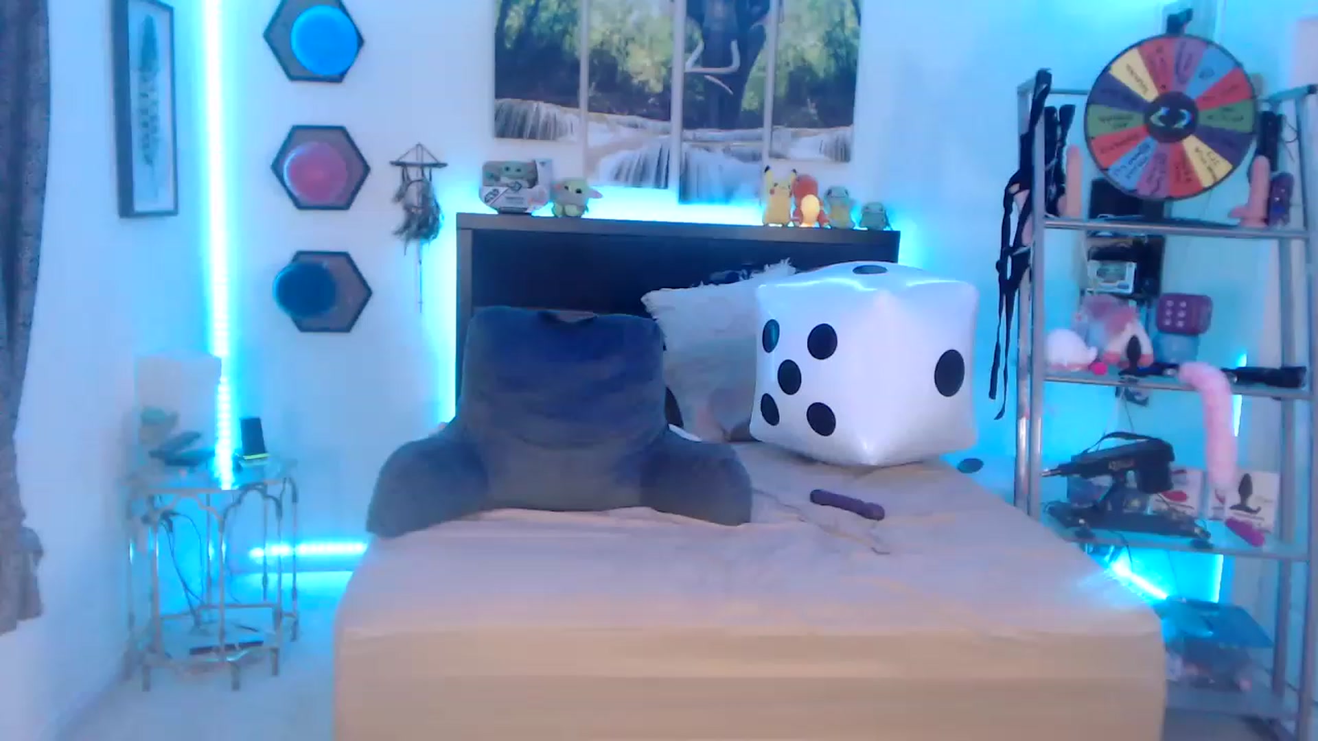 Gallery image thumbnail from BostonBeckyy's myfreecams stream on, 01/17/2023, 23:25 image 6 of 20
