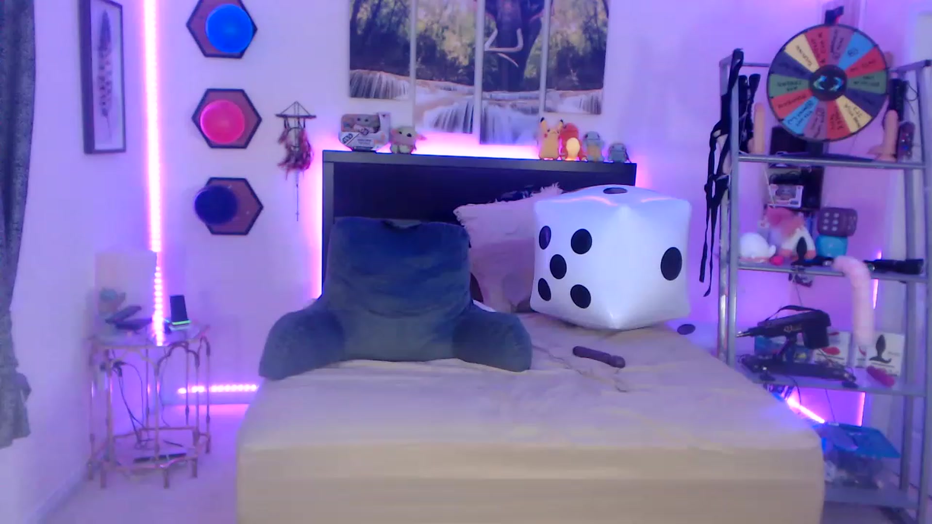 Gallery image thumbnail from BostonBeckyy's myfreecams stream on, 01/17/2023, 23:25 image 2 of 20