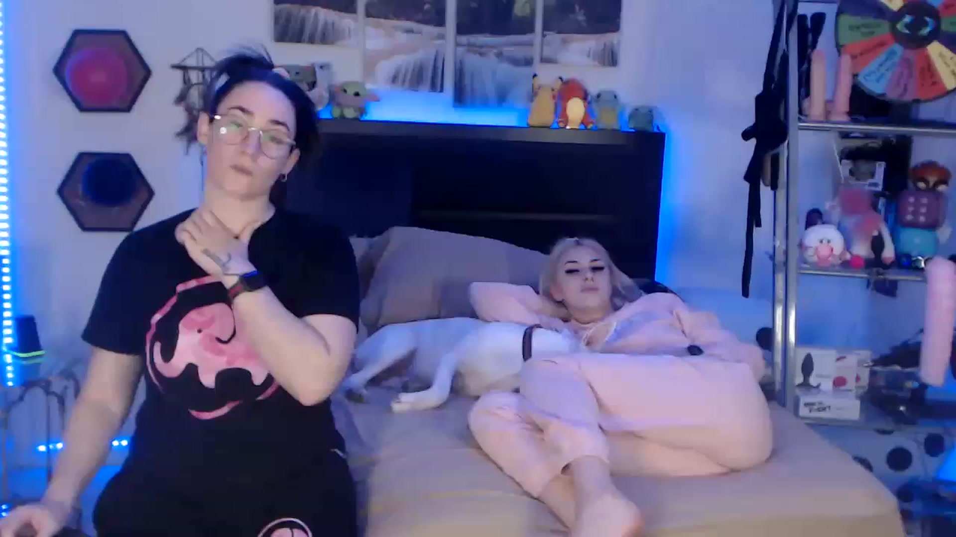 Gallery image thumbnail from BostonBeckyy's myfreecams stream on, 01/22/2023, 06:47 image 10 of 20
