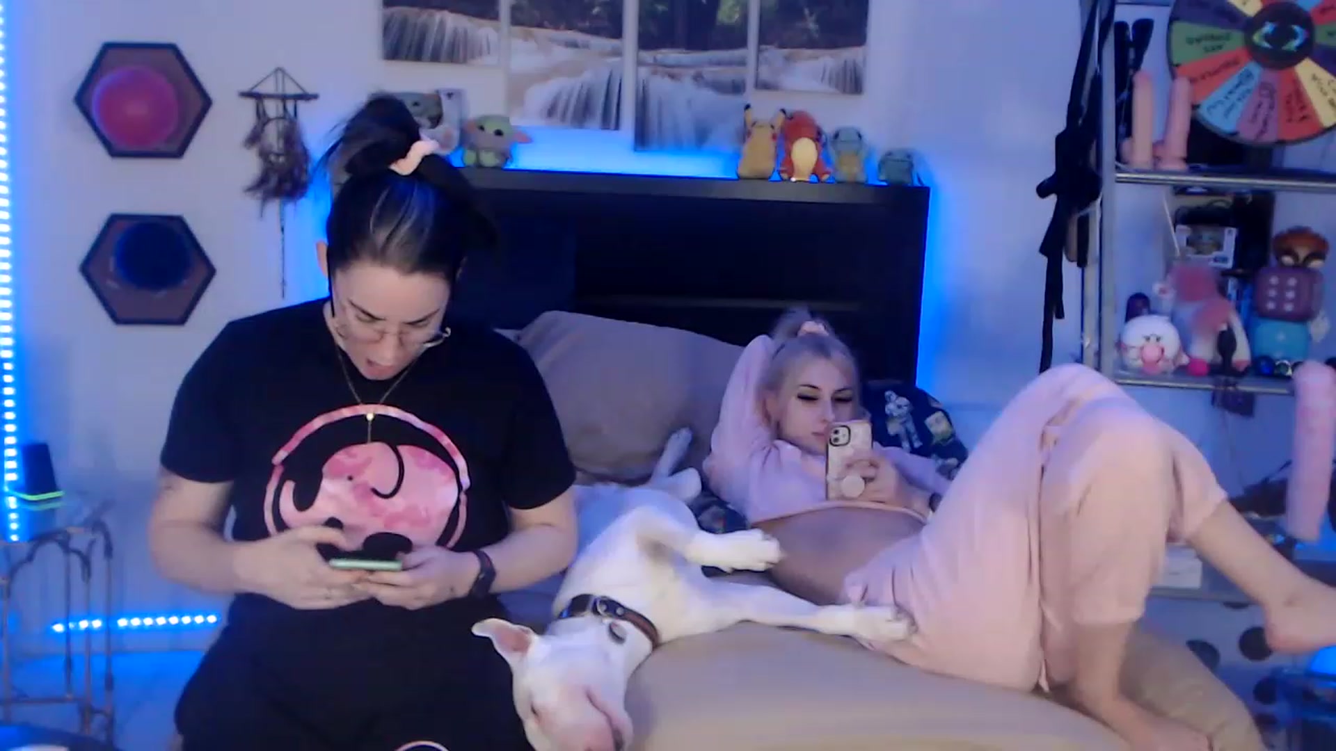 Gallery image thumbnail from BostonBeckyy's myfreecams stream on, 01/22/2023, 06:47 image 16 of 20