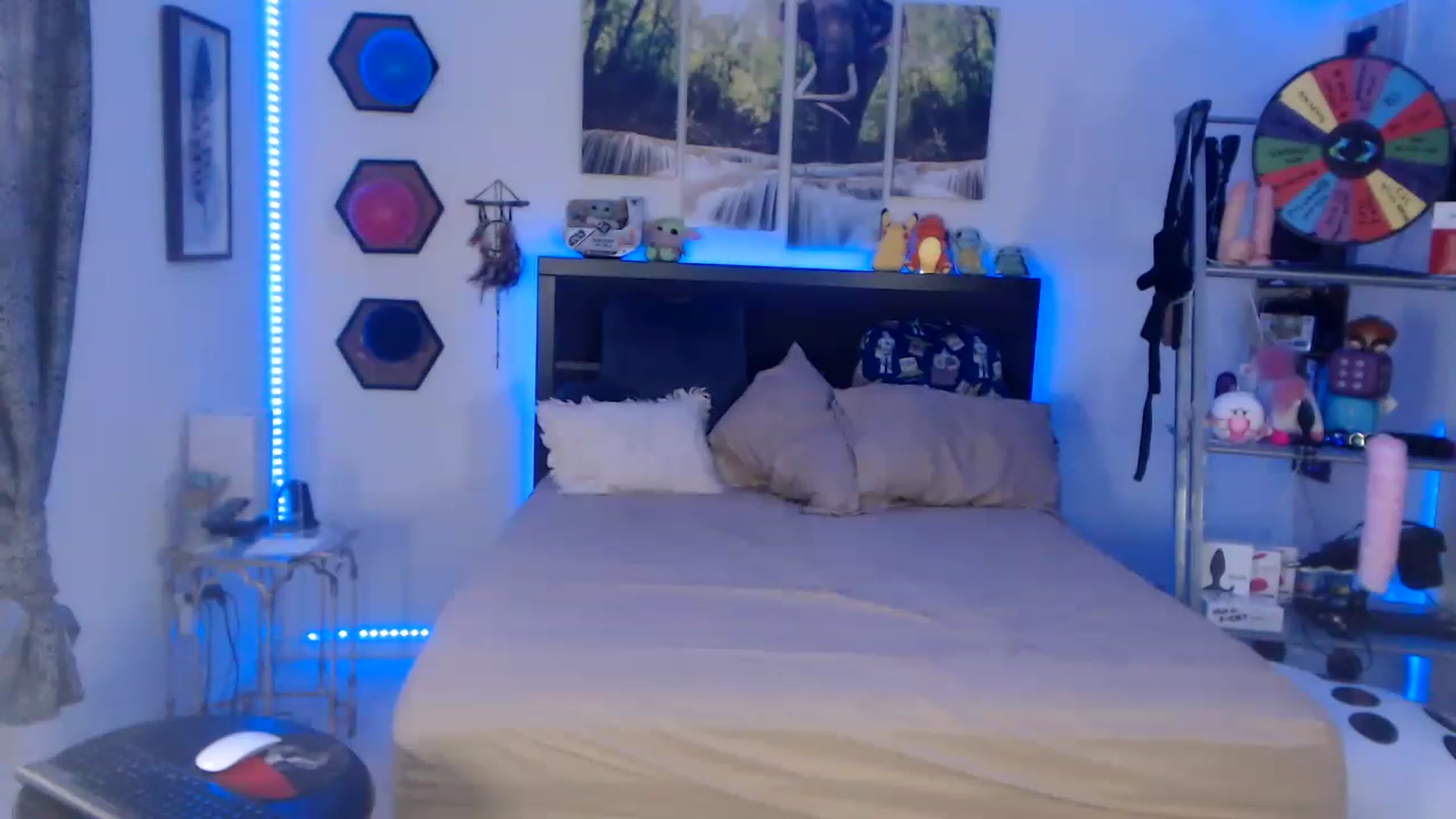 Gallery image thumbnail from BostonBeckyy's myfreecams stream on, 01/26/2023, 19:27 image 12 of 20