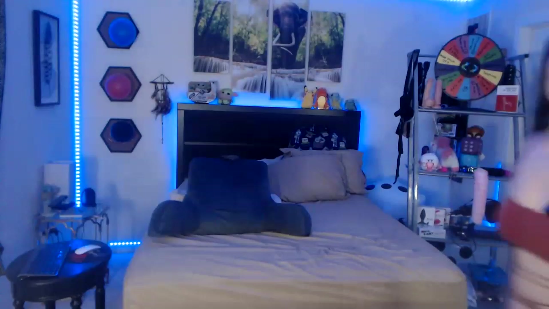 Gallery image thumbnail from BostonBeckyy's myfreecams stream on, 01/28/2023, 04:00 image 6 of 20