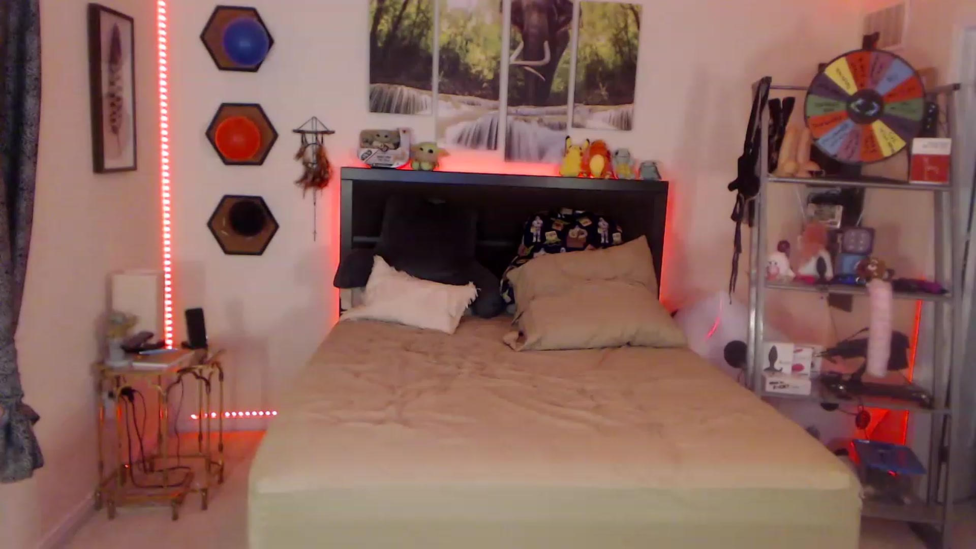 Gallery image thumbnail from BostonBeckyy's myfreecams stream on, 02/06/2023, 24:13 image 2 of 20
