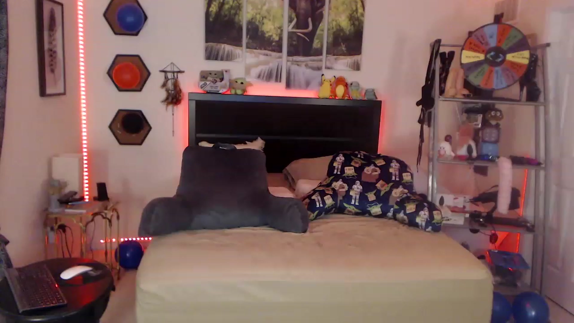 Gallery image thumbnail from BostonBeckyy's myfreecams stream on, 02/06/2023, 01:45 image 16 of 20