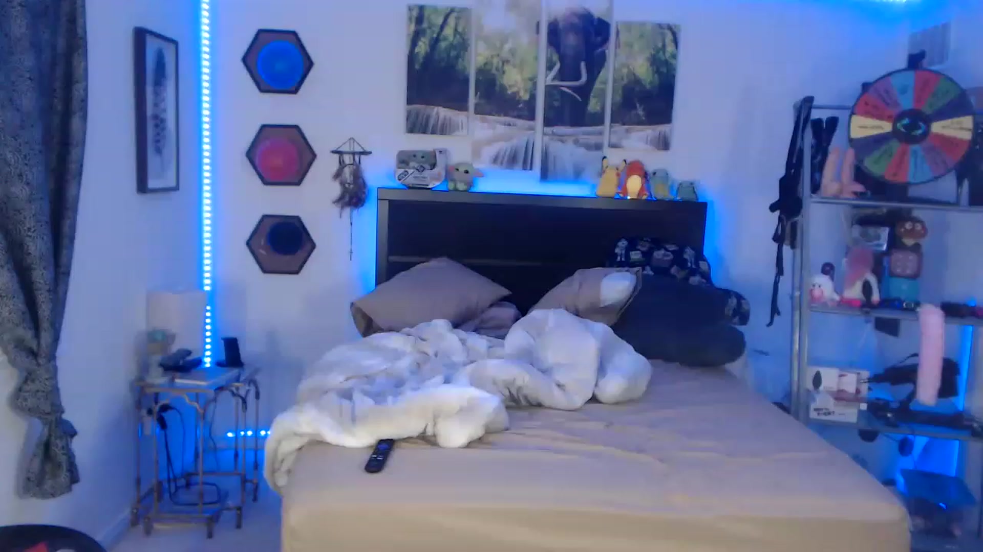Gallery image thumbnail from BostonBeckyy's myfreecams stream on, 02/18/2023, 02:29 image 4 of 20
