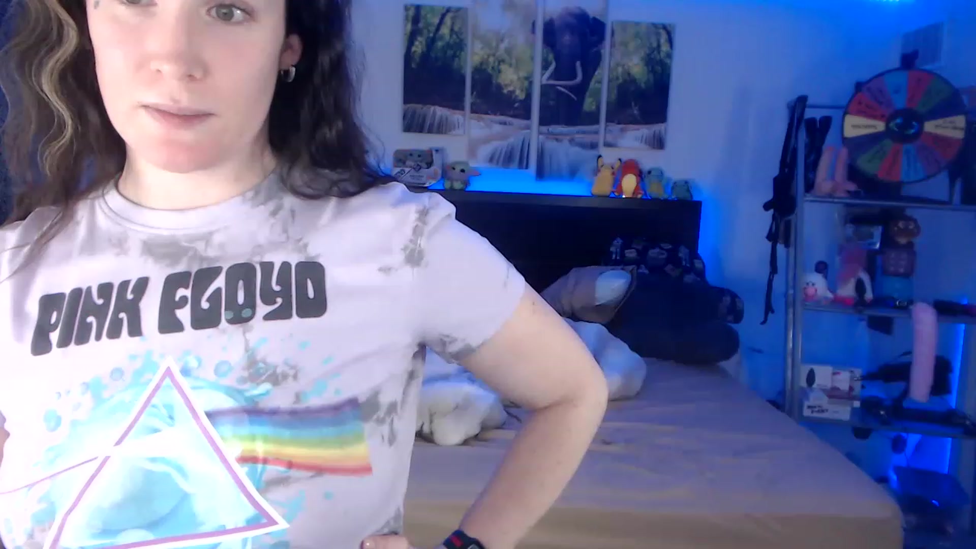 Gallery image thumbnail from BostonBeckyy's myfreecams stream on, 02/18/2023, 02:29 image 7 of 20