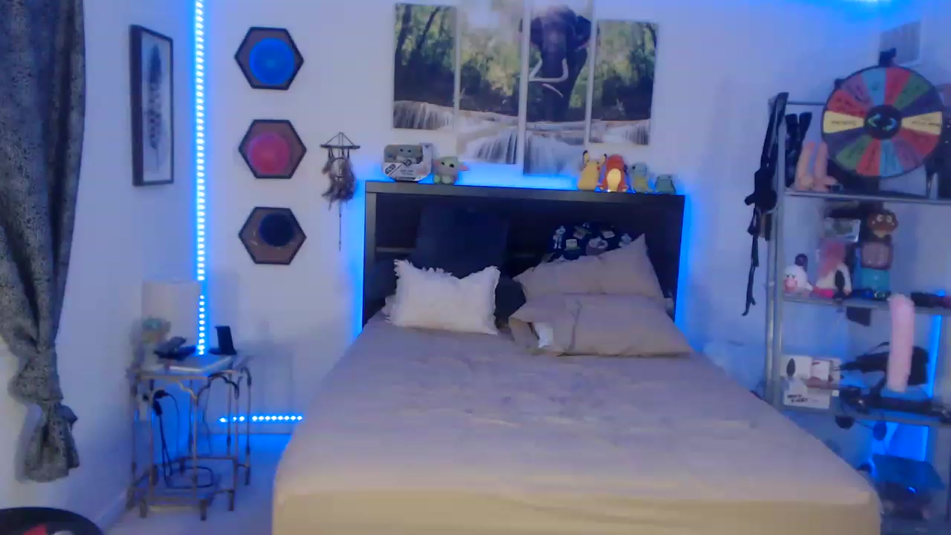 Gallery image thumbnail from BostonBeckyy's myfreecams stream on, 02/18/2023, 02:53 image 7 of 20