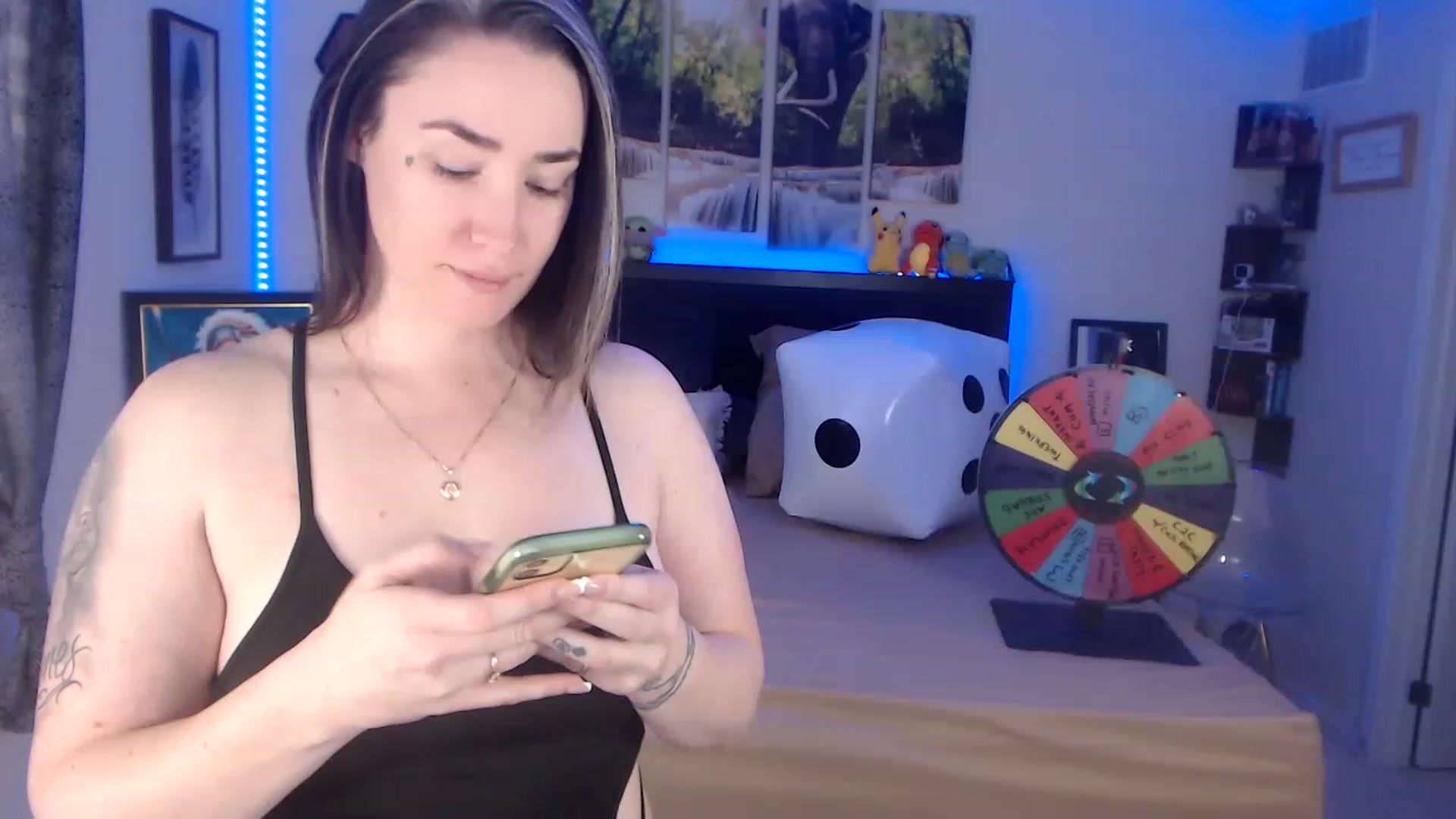 Gallery image thumbnail from BostonBeckyy's myfreecams stream on, 04/19/2023, 16:20 image 1 of 20