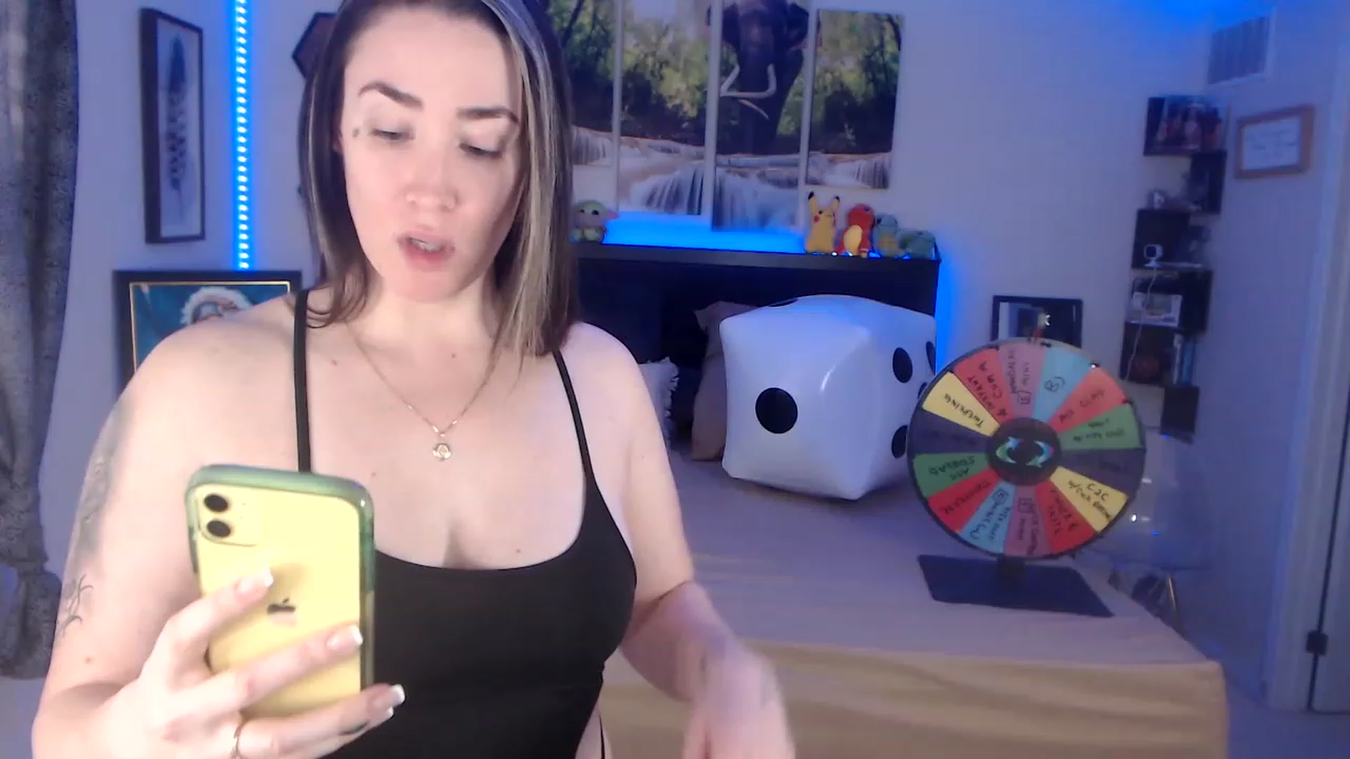 Gallery image thumbnail from BostonBeckyy's myfreecams stream on, 04/19/2023, 16:20 image 2 of 20