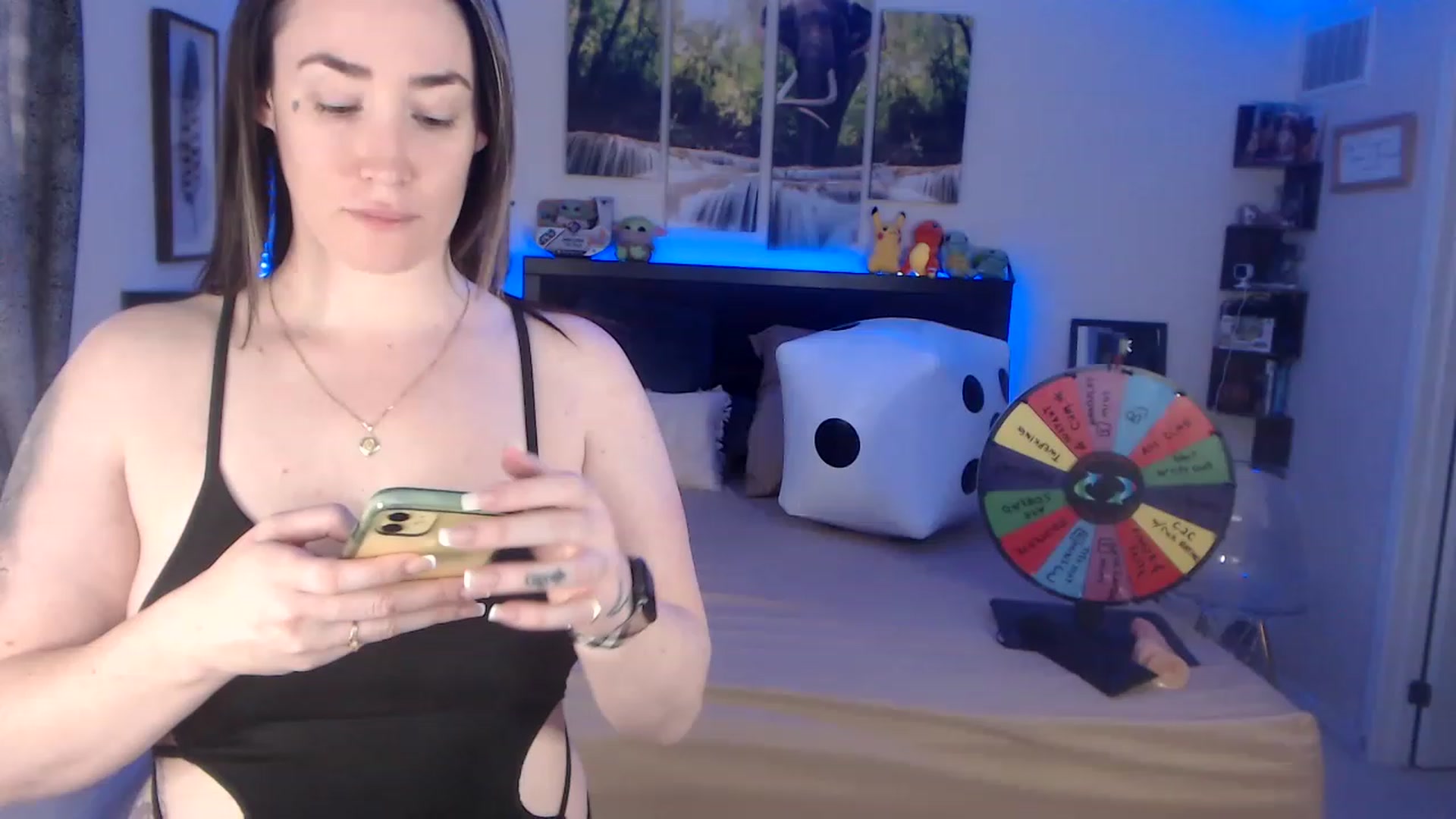 Gallery image thumbnail from BostonBeckyy's myfreecams stream on, 04/19/2023, 16:20 image 13 of 20