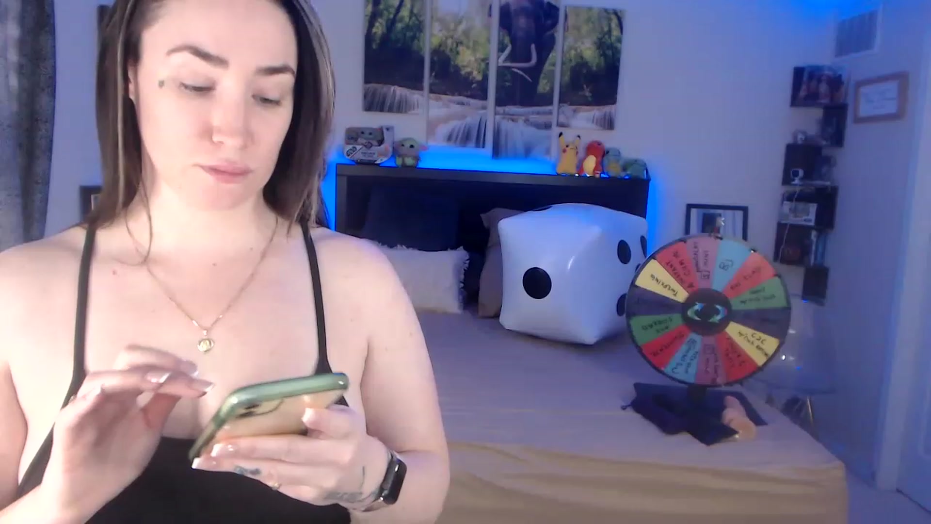 Gallery image thumbnail from BostonBeckyy's myfreecams stream on, 04/19/2023, 17:36 image 12 of 20