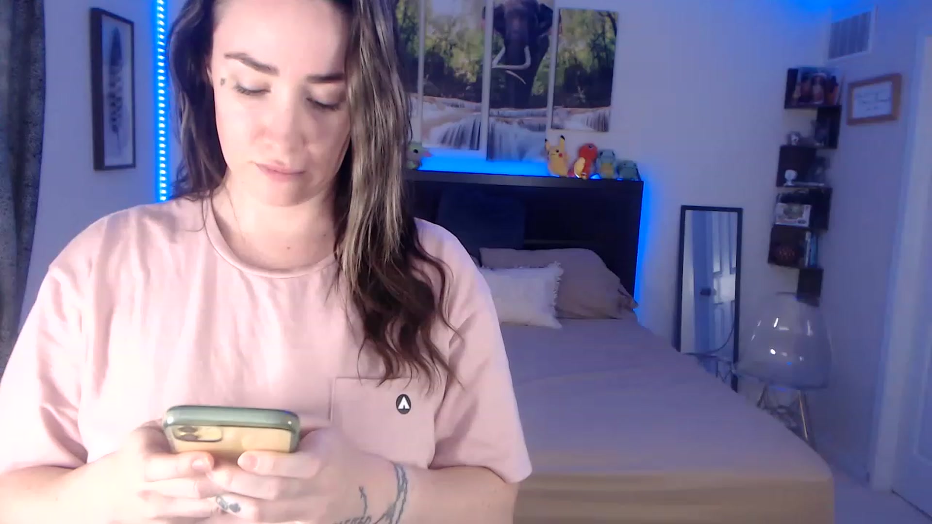 Gallery image thumbnail from BostonBeckyy's myfreecams stream on, 05/28/2023, 16:10 image 6 of 20