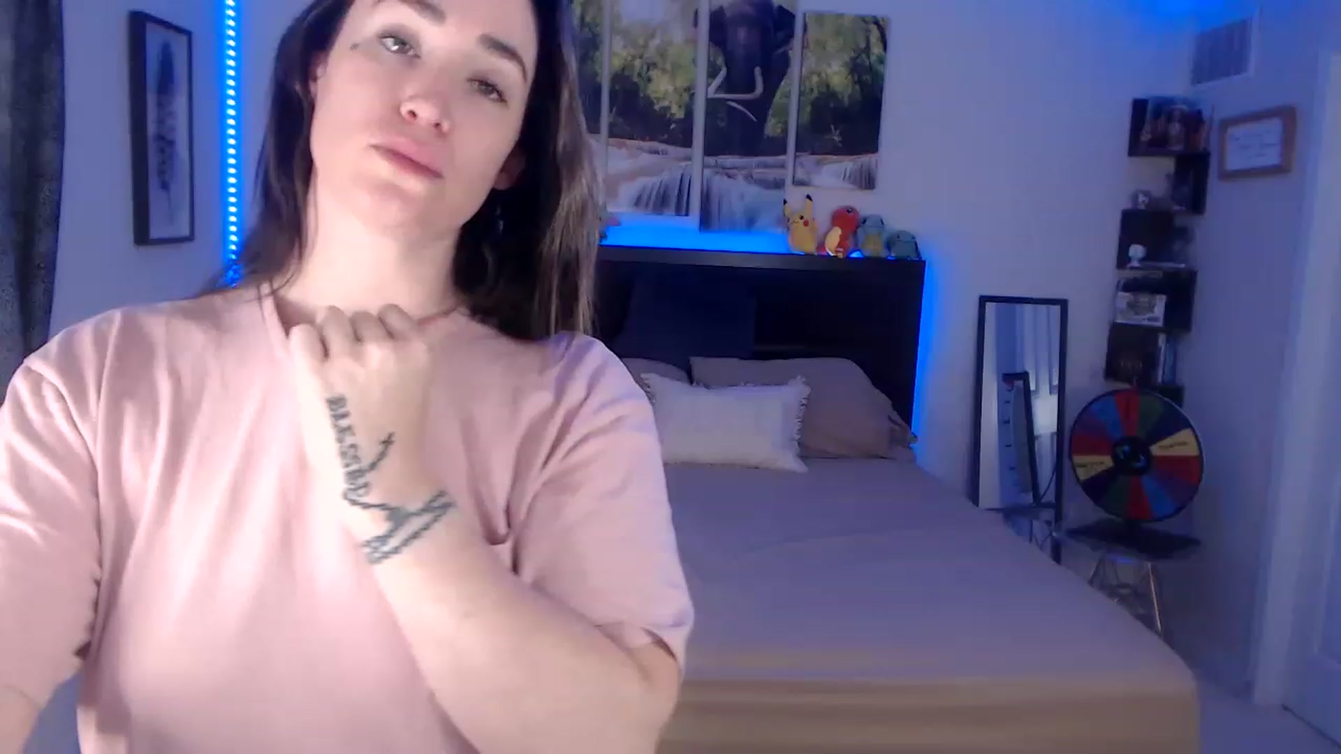 Gallery image thumbnail from BostonBeckyy's myfreecams stream on, 05/28/2023, 16:10 image 14 of 20