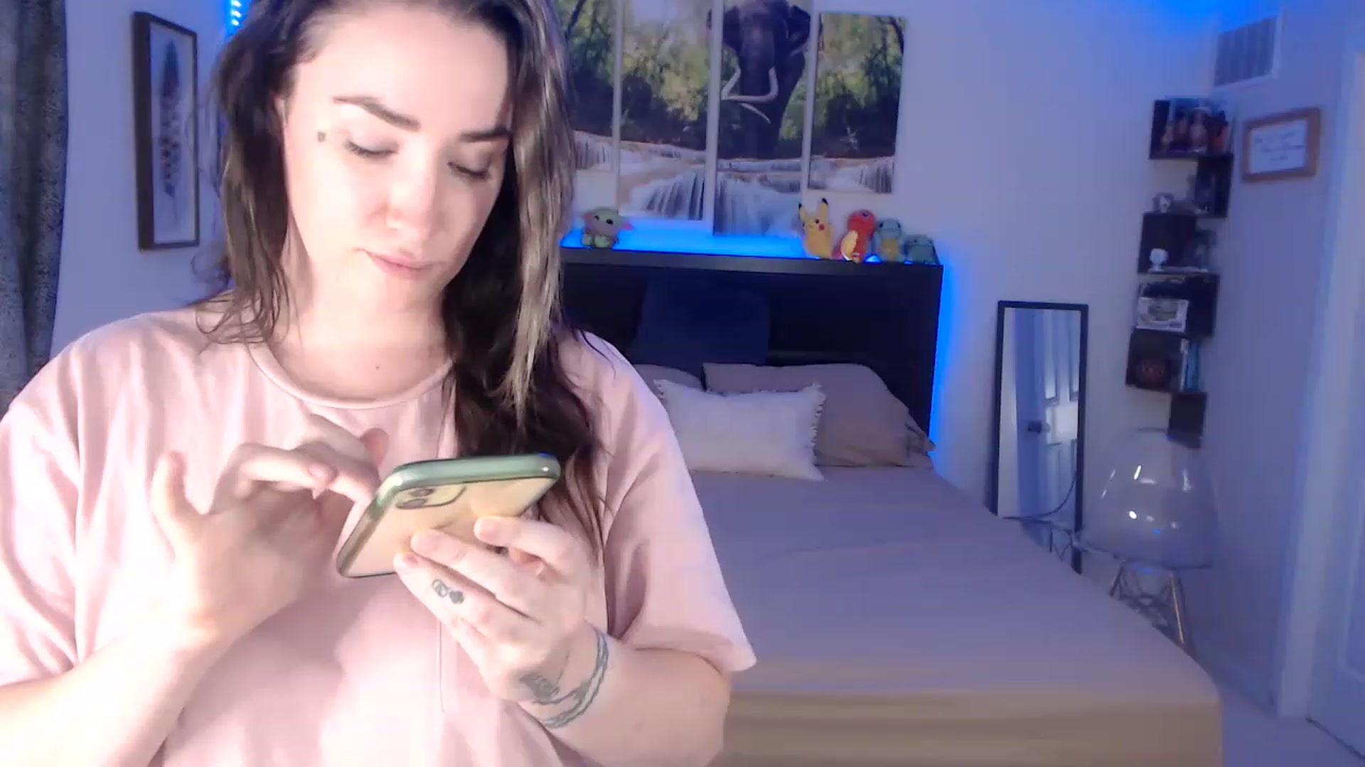 Gallery image thumbnail from BostonBeckyy's myfreecams stream on, 05/28/2023, 16:10 image 2 of 20