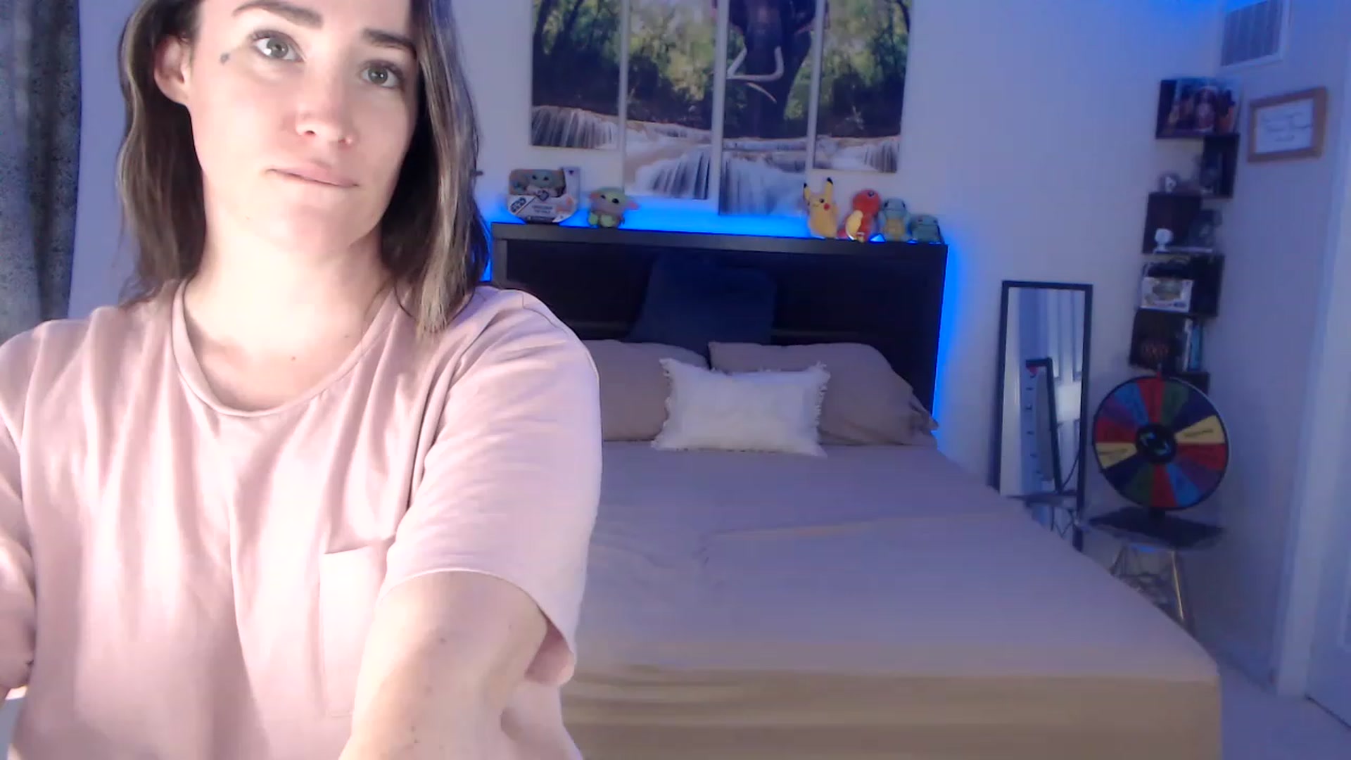 Gallery image thumbnail from BostonBeckyy's myfreecams stream on, 05/28/2023, 17:21 image 12 of 20