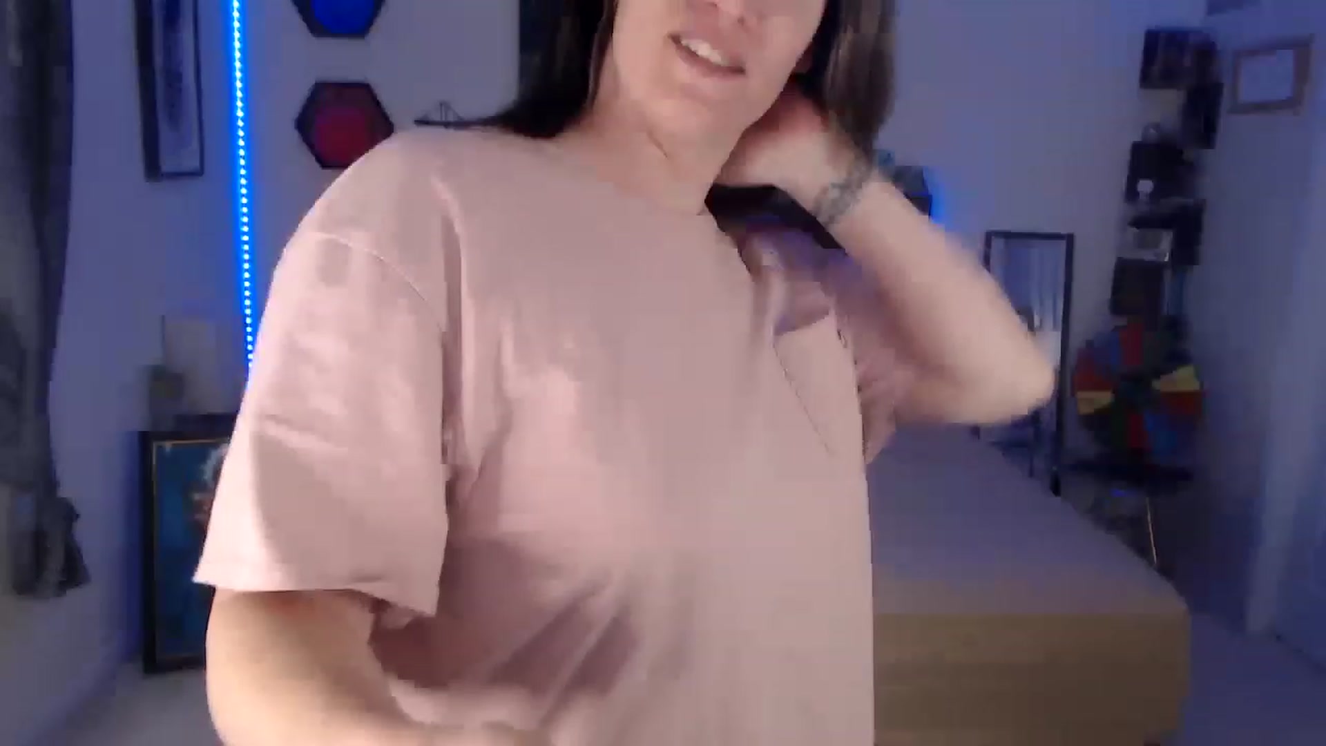 Gallery image thumbnail from BostonBeckyy's myfreecams stream on, 05/28/2023, 17:21 image 10 of 20