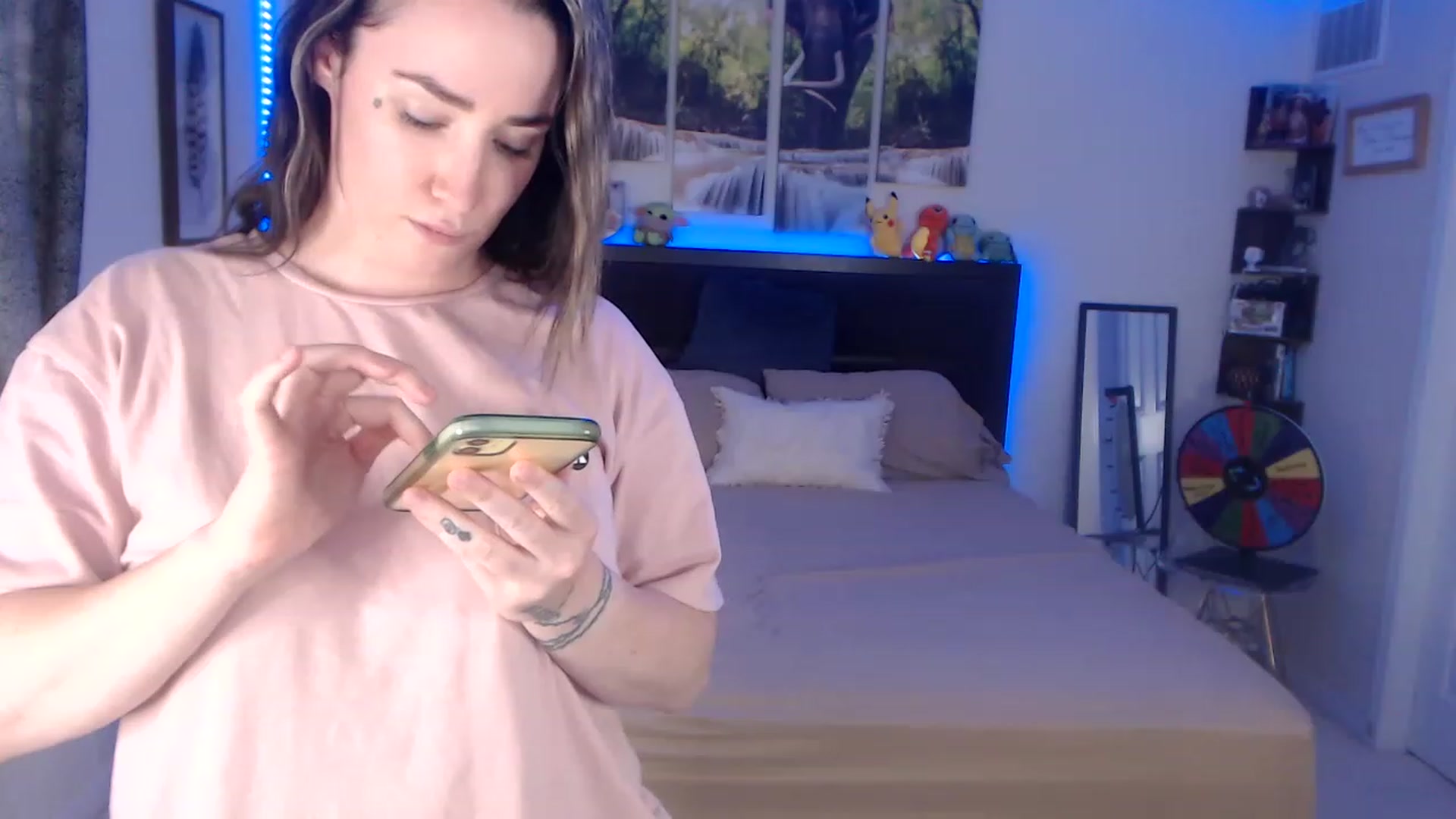 Gallery image thumbnail from BostonBeckyy's myfreecams stream on, 05/28/2023, 17:21 image 14 of 20