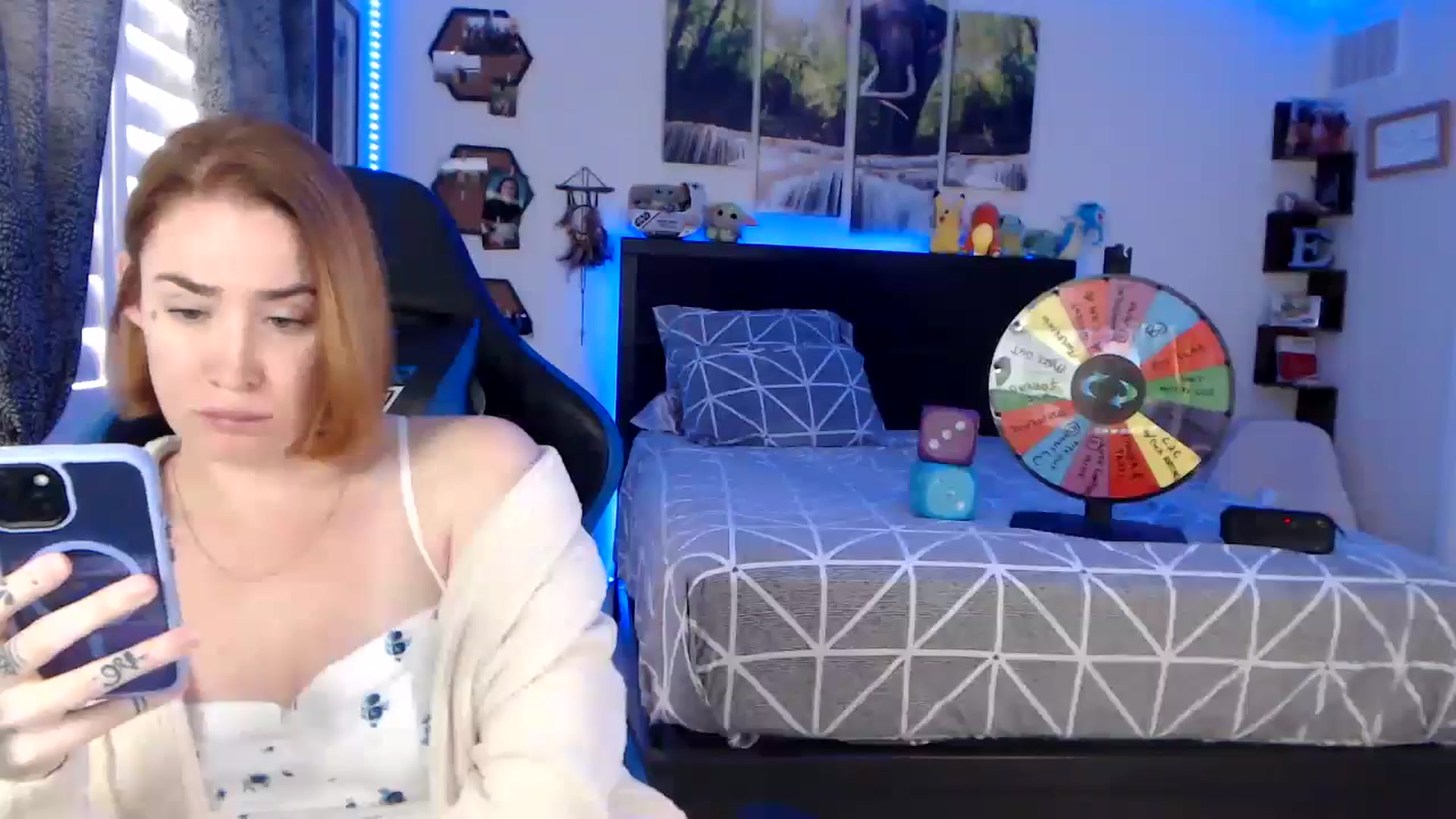 Gallery image thumbnail from BostonBeckyy's myfreecams stream on, 10/17/2025, 20:59 image 6 of 20