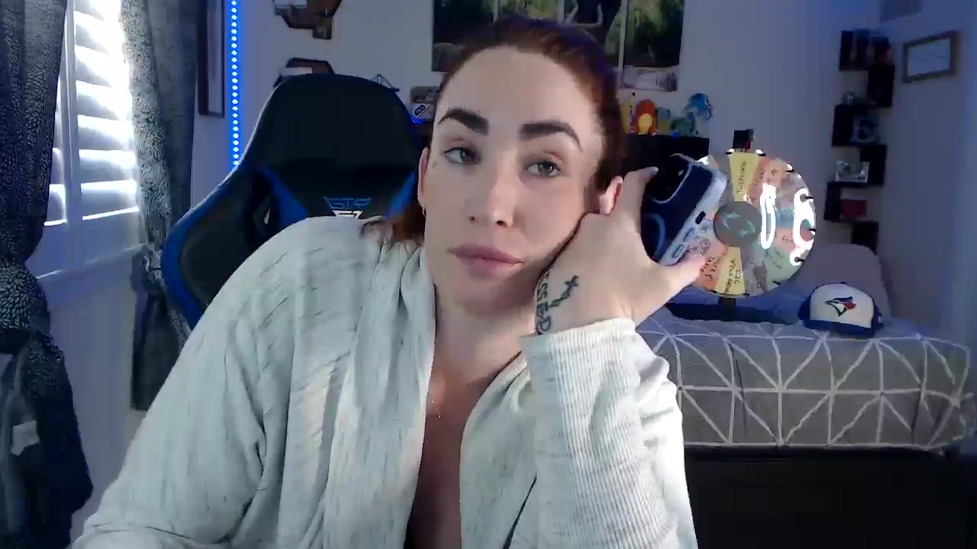 Gallery image thumbnail from BostonBeckyy's myfreecams stream on, 10/27/2025, 21:50 image 15 of 20