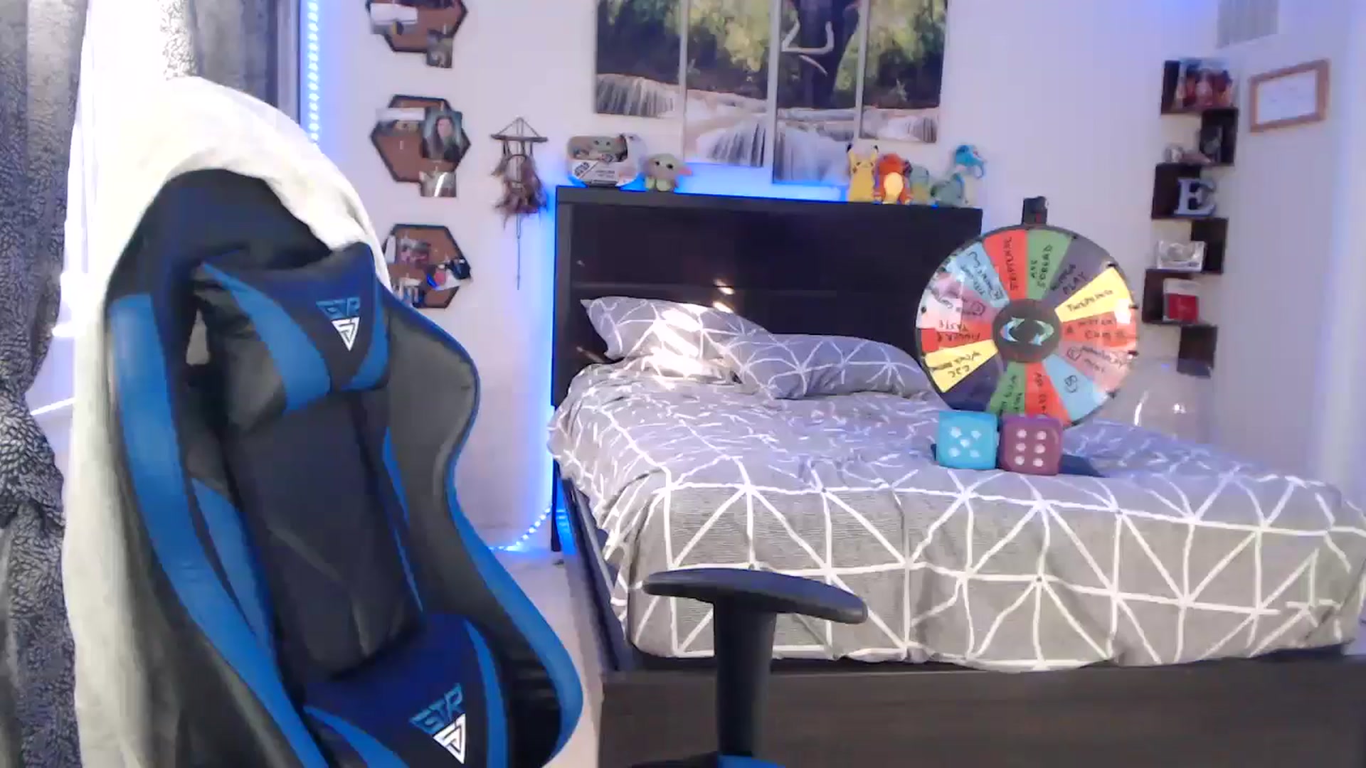Gallery image thumbnail from BostonBeckyy's myfreecams stream on, 12/01/2025, 19:30 image 20 of 20
