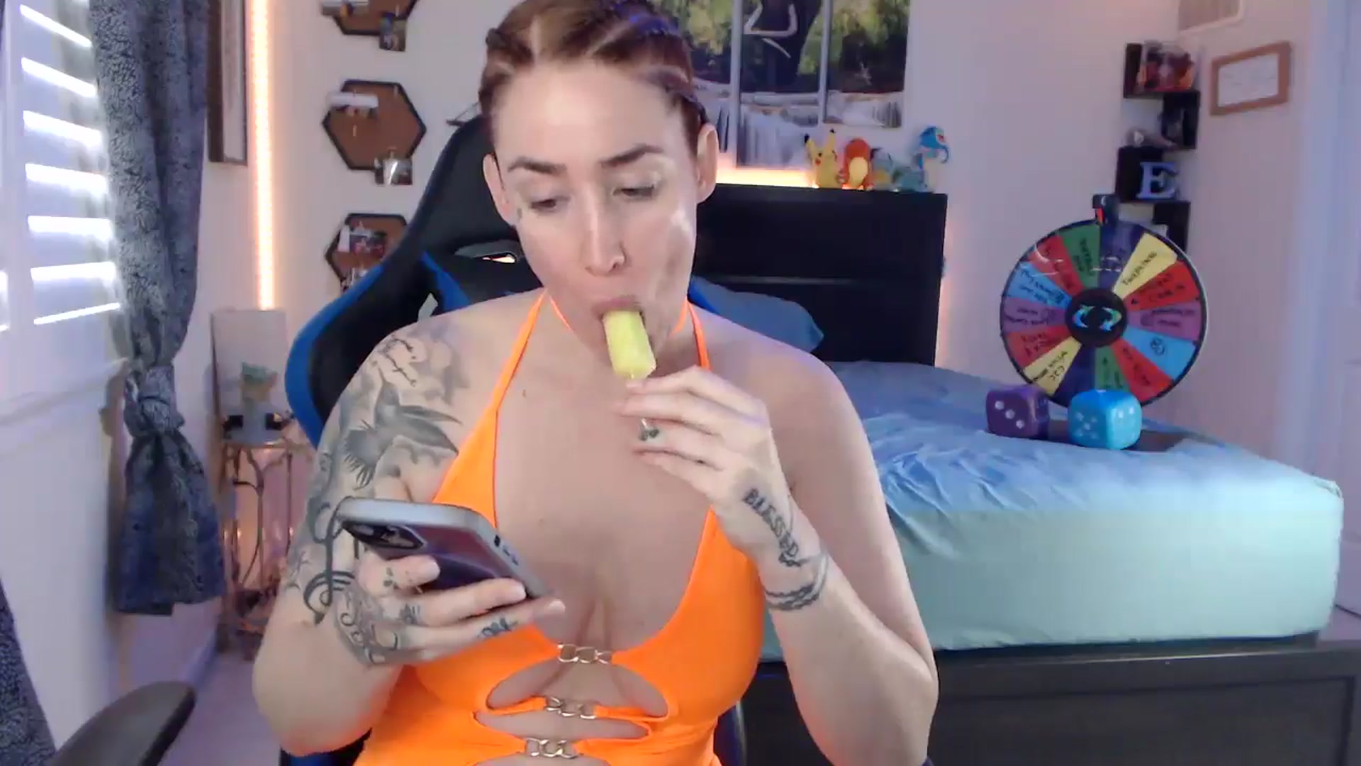 Gallery image thumbnail from BostonBeckyy's myfreecams stream on, 12/15/2025, 20:23 image 14 of 20