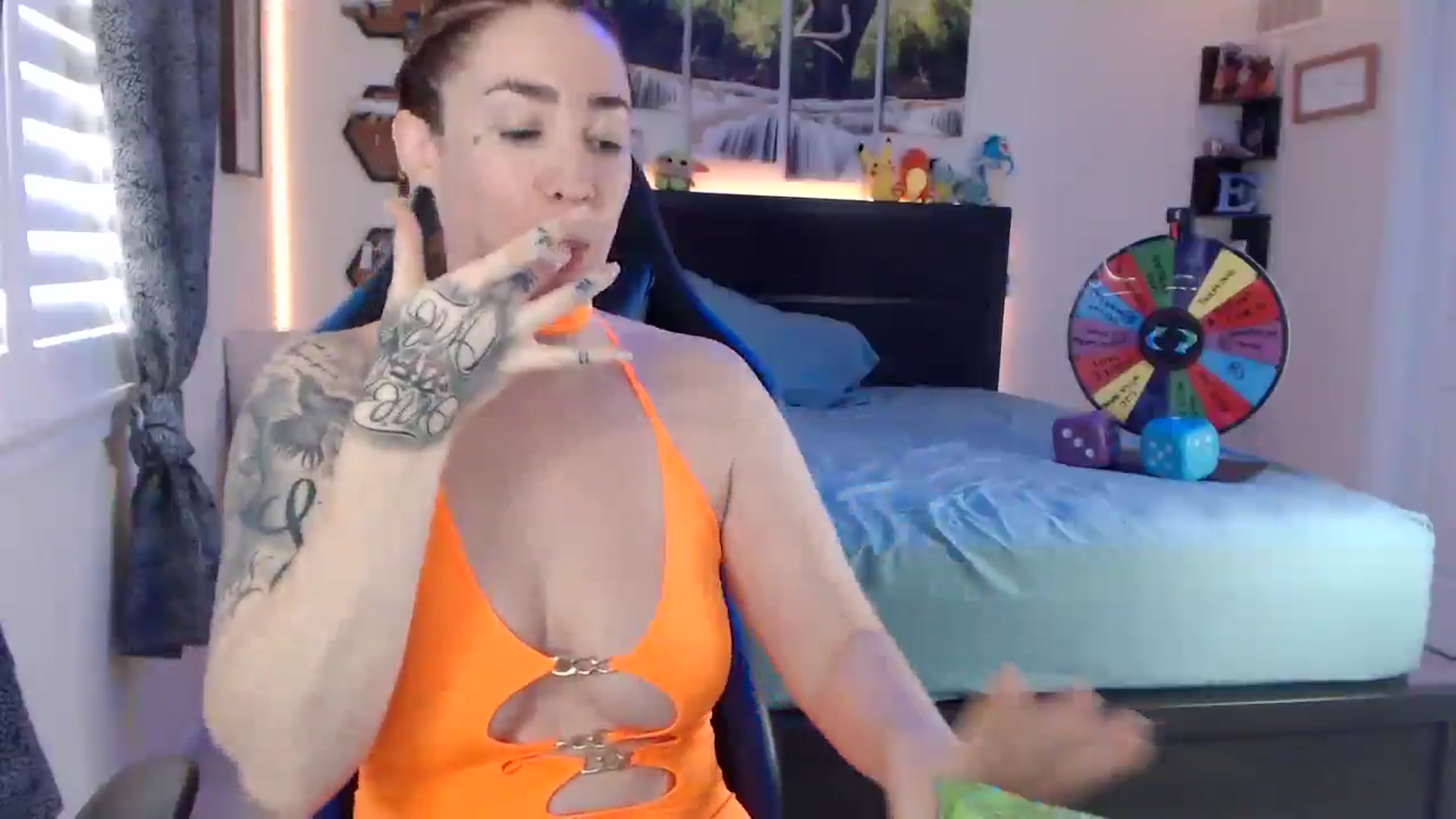 Gallery image thumbnail from BostonBeckyy's myfreecams stream on, 12/15/2025, 20:23 image 2 of 20