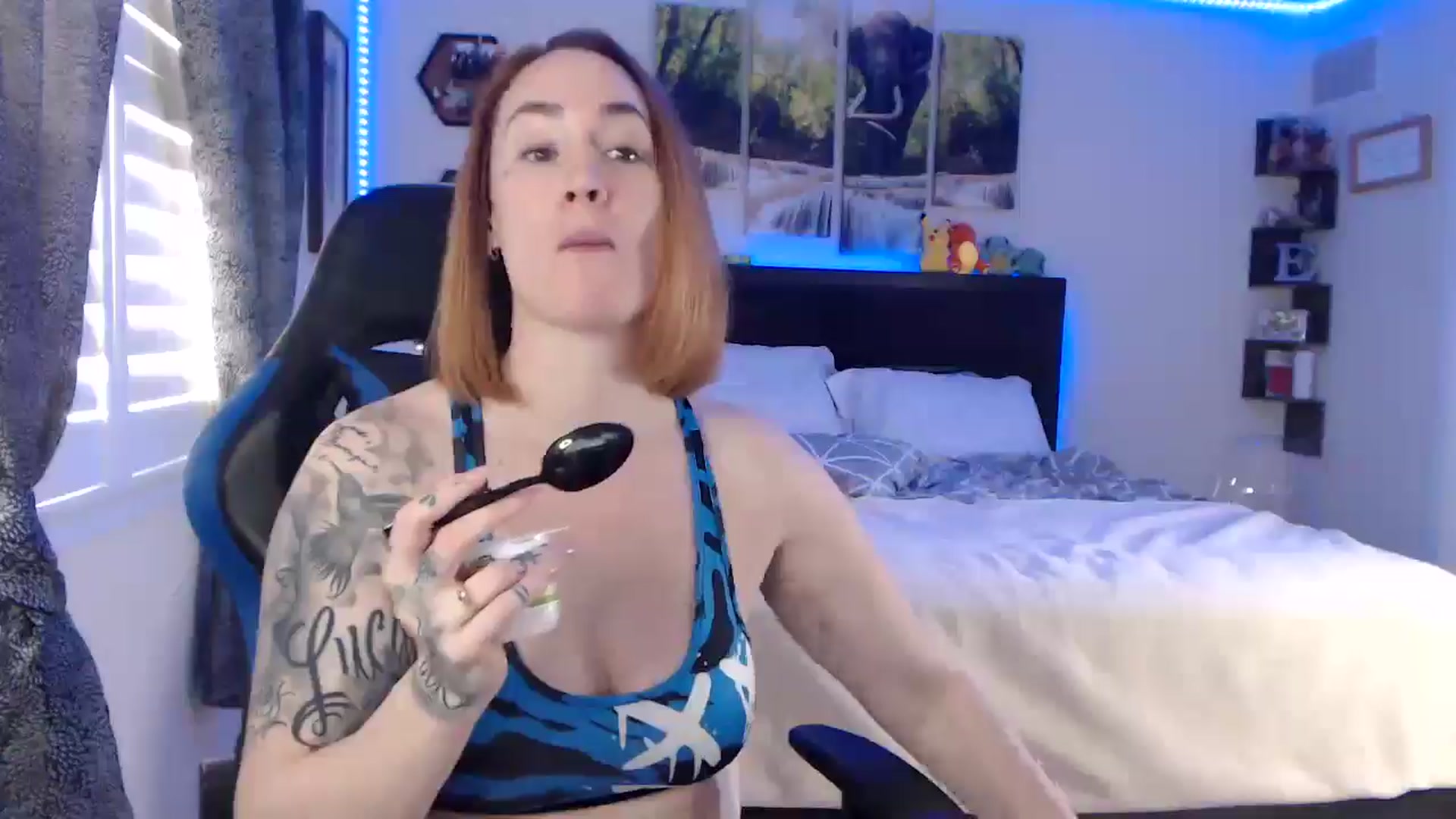 Gallery image thumbnail from BostonBeckyy's myfreecams stream on, 03/06/2026, 17:17 image 12 of 20
