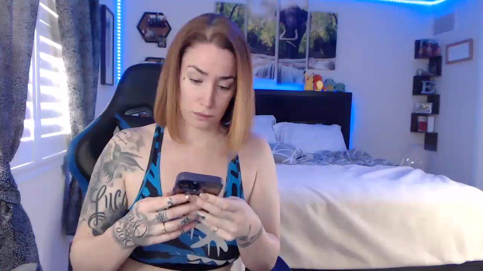 Gallery image thumbnail from BostonBeckyy's myfreecams stream on, 03/06/2026, 17:17 image 6 of 20