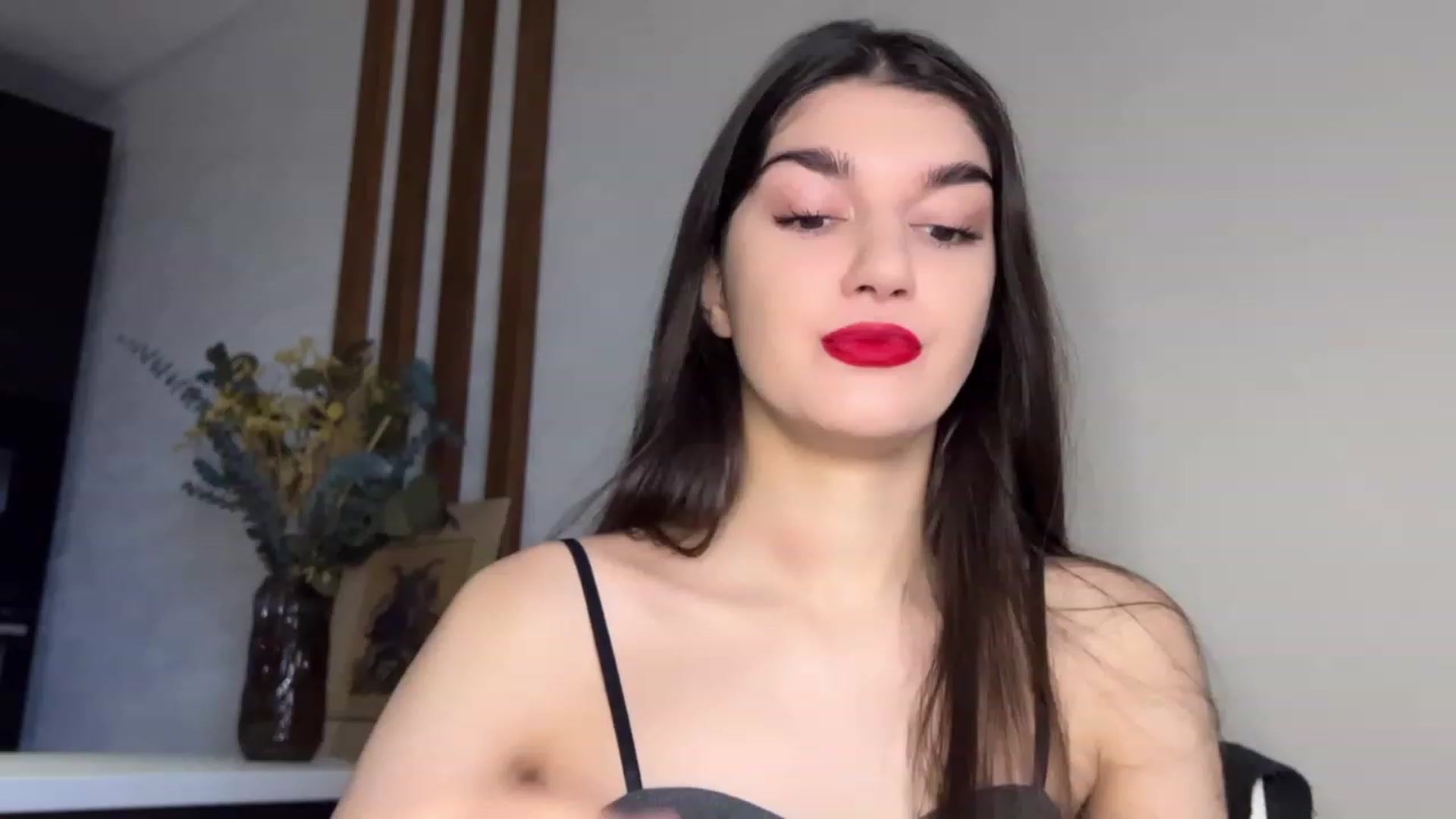 Gallery image thumbnail from BowtoRina's myfreecams stream on, 11/27/2023, 13:29 image 6 of 20